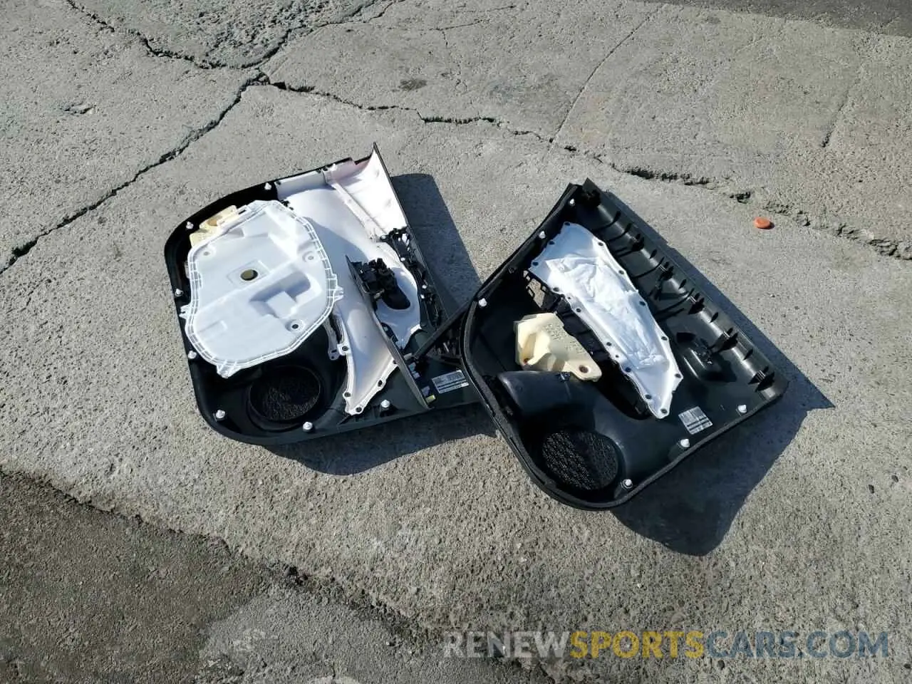 12 Photograph of a damaged car JTDKAMFUXM3134364 TOYOTA PRIUS 2021