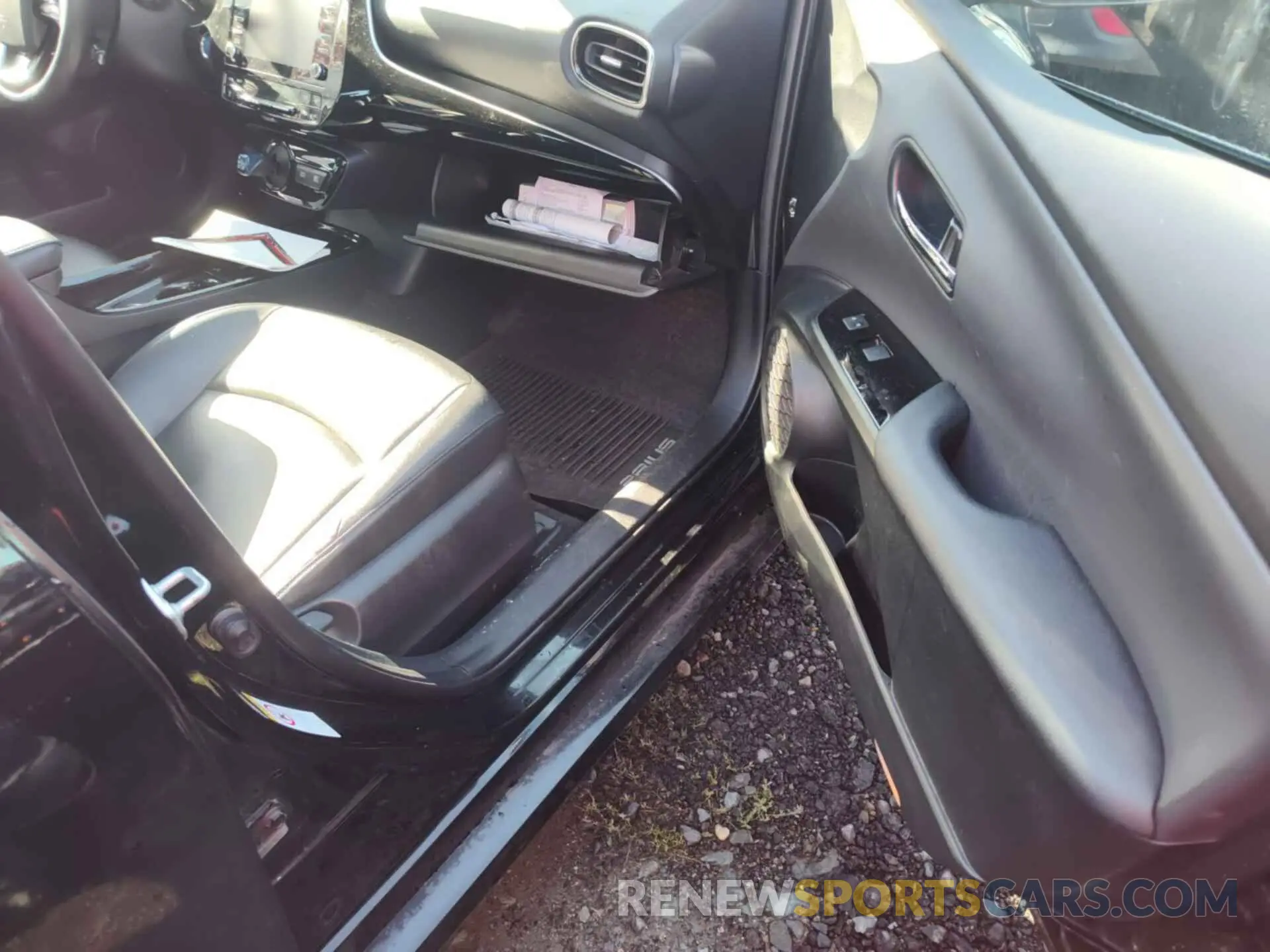 19 Photograph of a damaged car JTDKAMFUXM3136325 TOYOTA PRIUS 2021