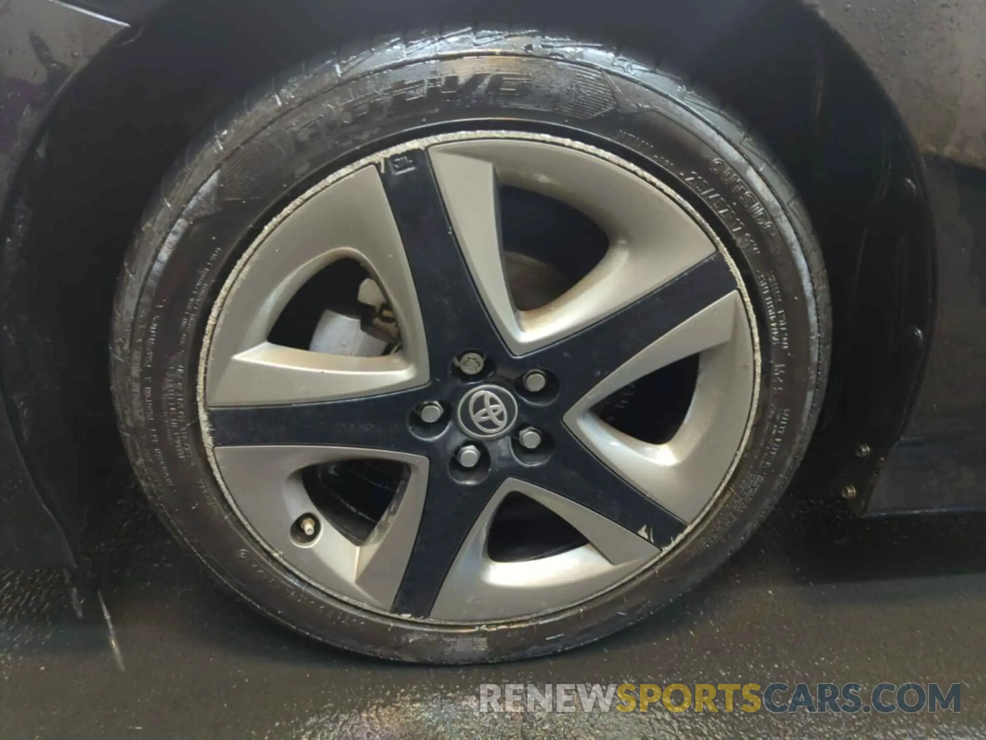 21 Photograph of a damaged car JTDKAMFUXM3136325 TOYOTA PRIUS 2021