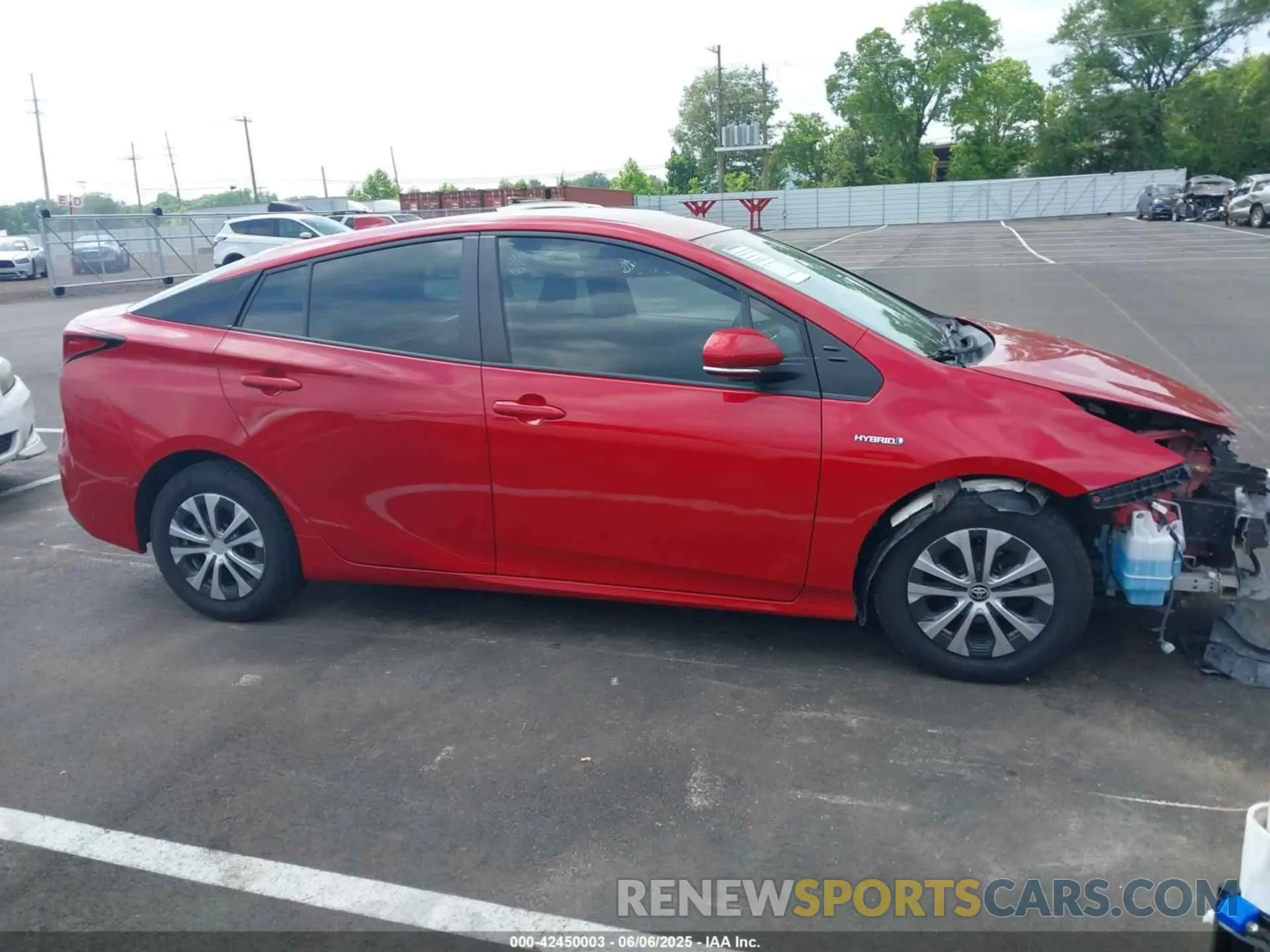 13 Photograph of a damaged car JTDL9MFU0M3029880 TOYOTA PRIUS 2021