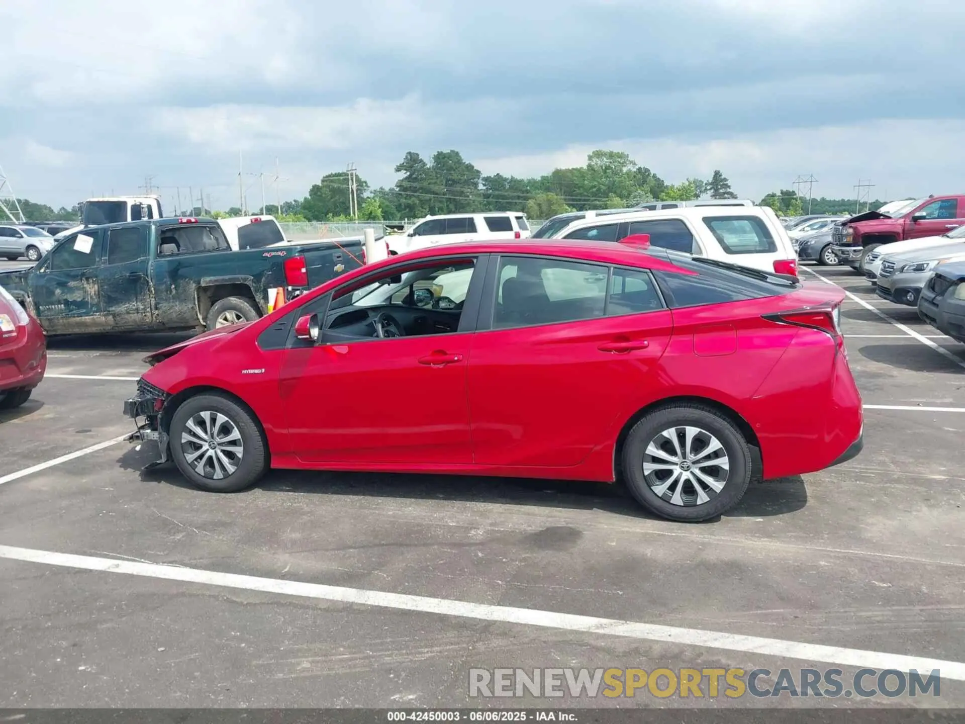14 Photograph of a damaged car JTDL9MFU0M3029880 TOYOTA PRIUS 2021