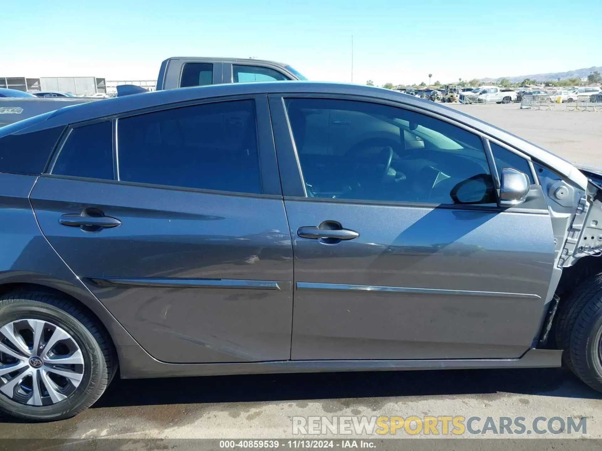 14 Photograph of a damaged car JTDL9MFU1M3022890 TOYOTA PRIUS 2021