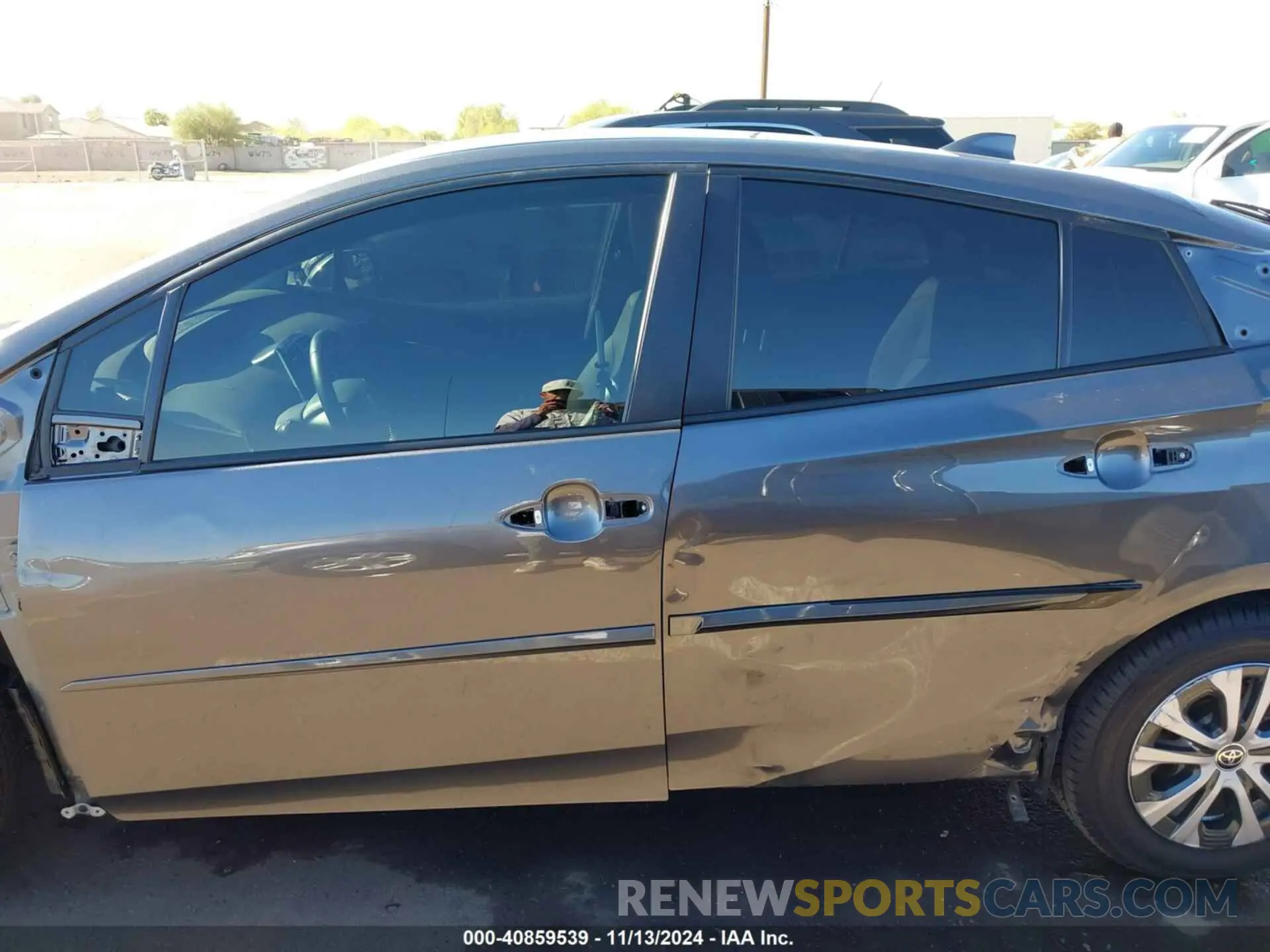 15 Photograph of a damaged car JTDL9MFU1M3022890 TOYOTA PRIUS 2021