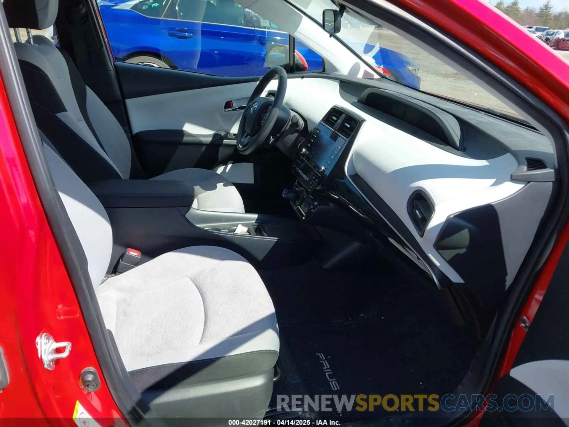 5 Photograph of a damaged car JTDL9MFU1M3028284 TOYOTA PRIUS 2021