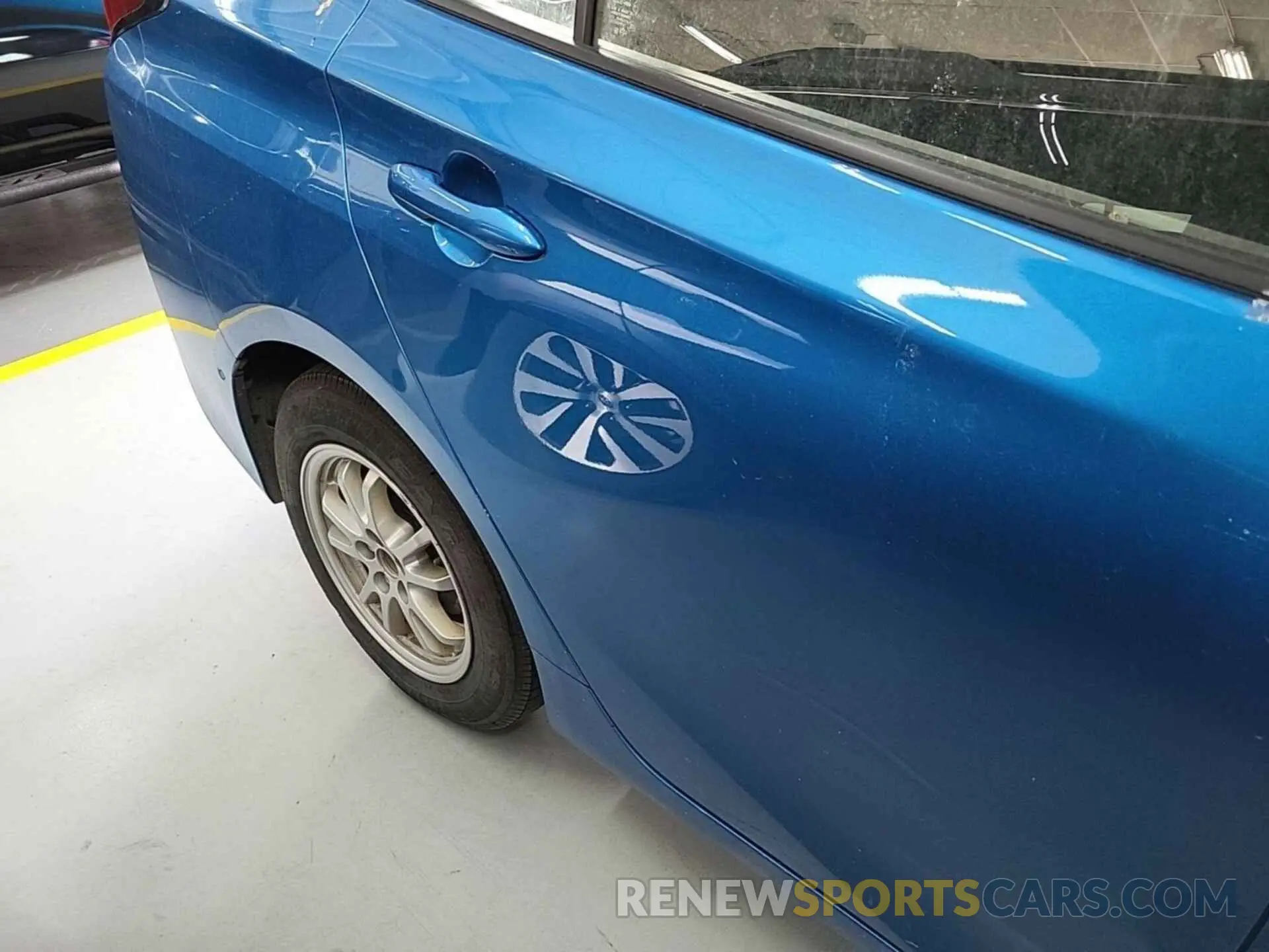 1 Photograph of a damaged car JTDL9MFU2M3030867 TOYOTA PRIUS 2021