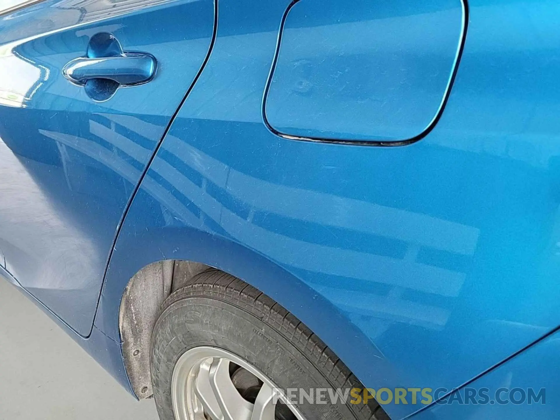 35 Photograph of a damaged car JTDL9MFU2M3030867 TOYOTA PRIUS 2021