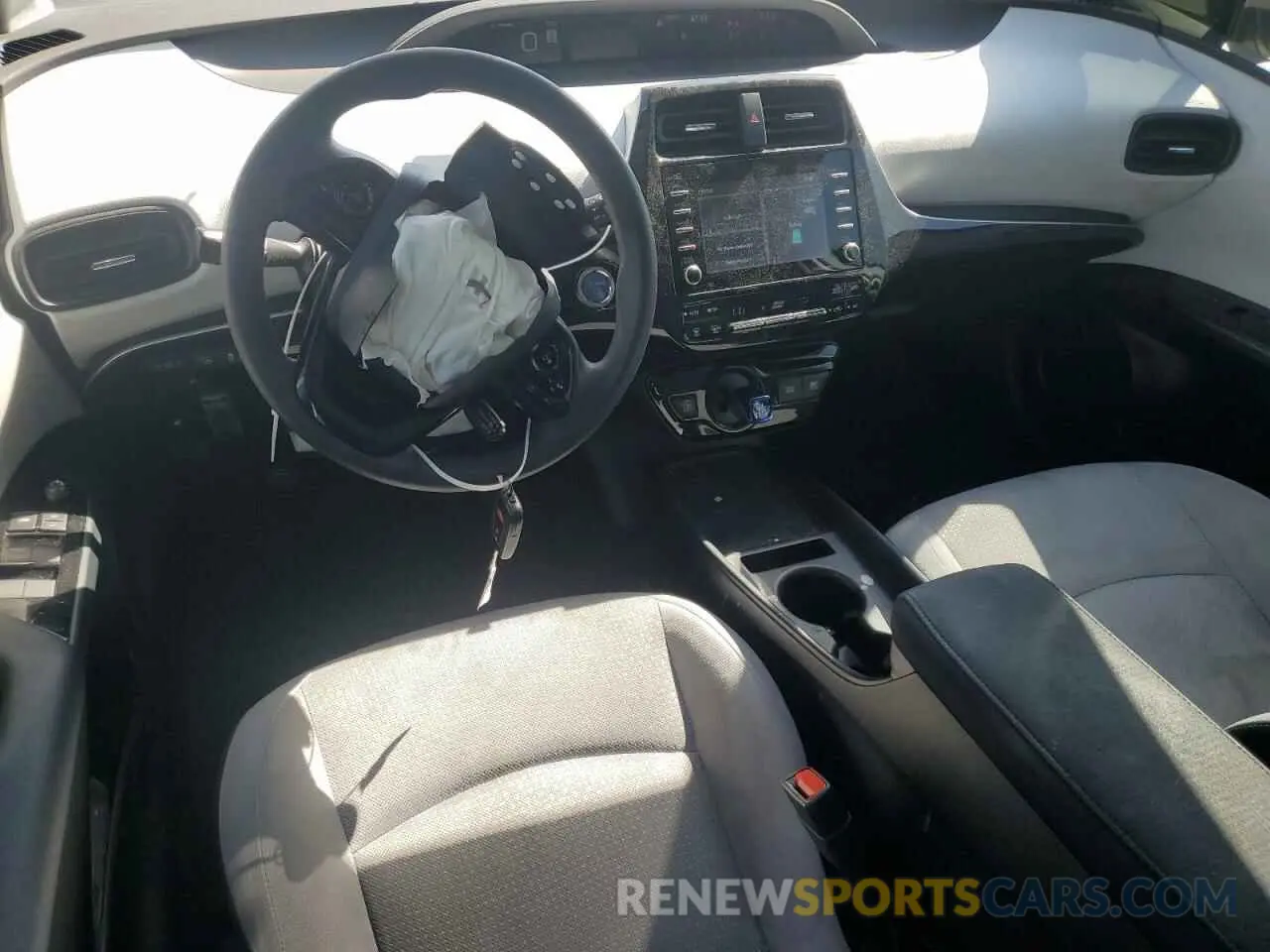 8 Photograph of a damaged car JTDL9MFU3M3031137 TOYOTA PRIUS 2021