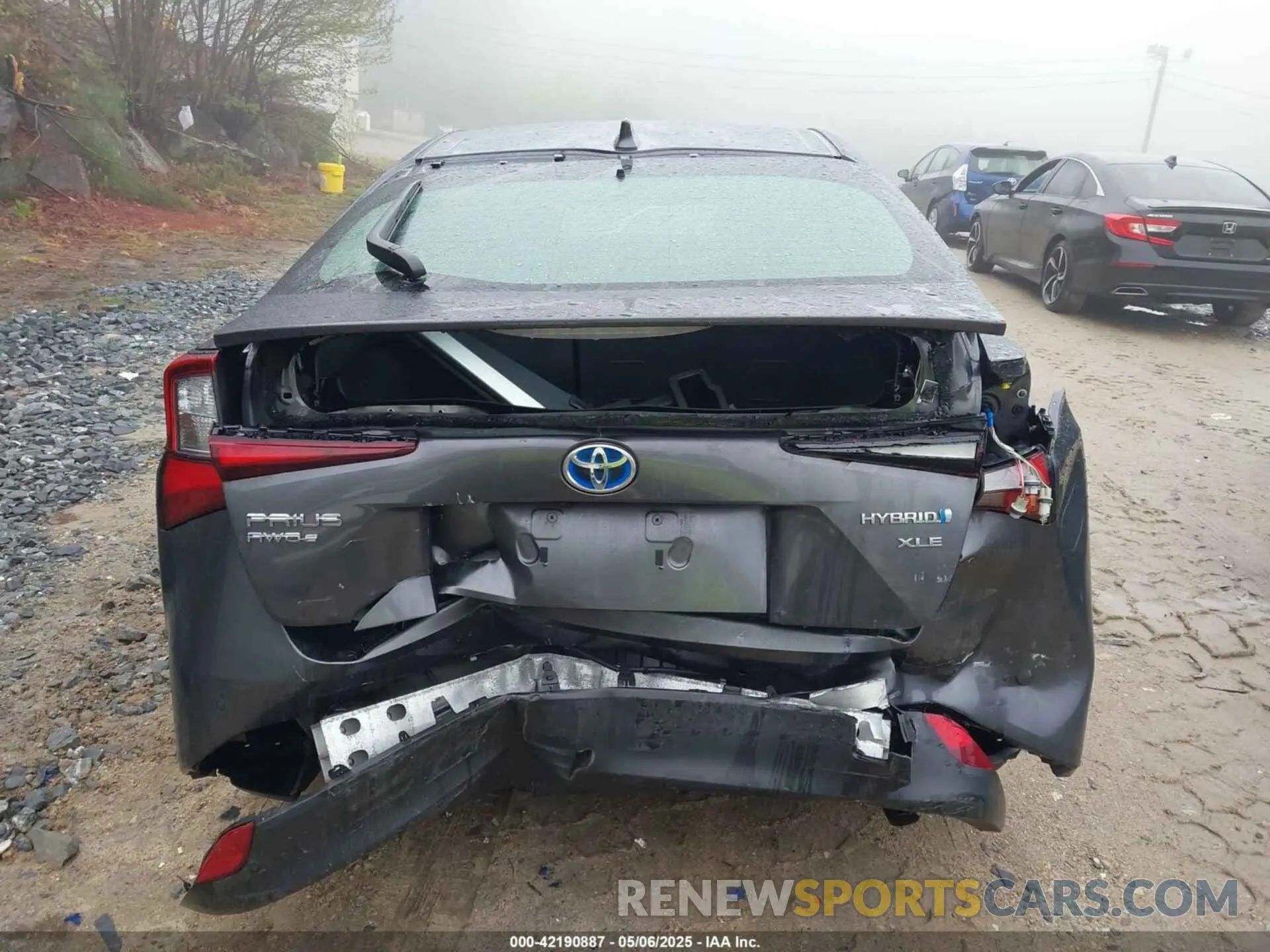 17 Photograph of a damaged car JTDL9MFU5M3023704 TOYOTA PRIUS 2021