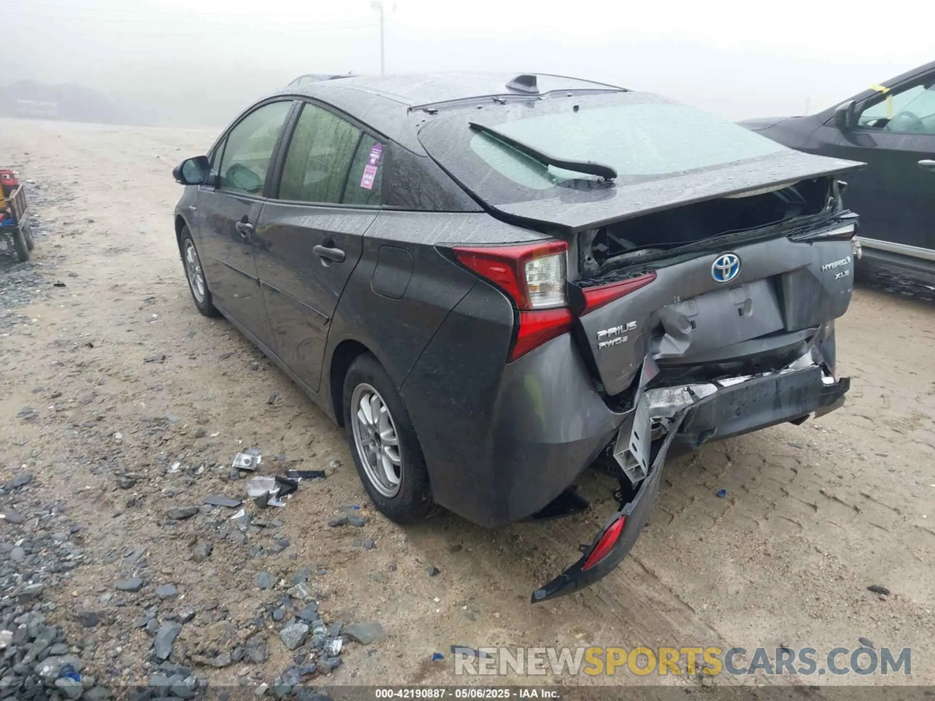 3 Photograph of a damaged car JTDL9MFU5M3023704 TOYOTA PRIUS 2021