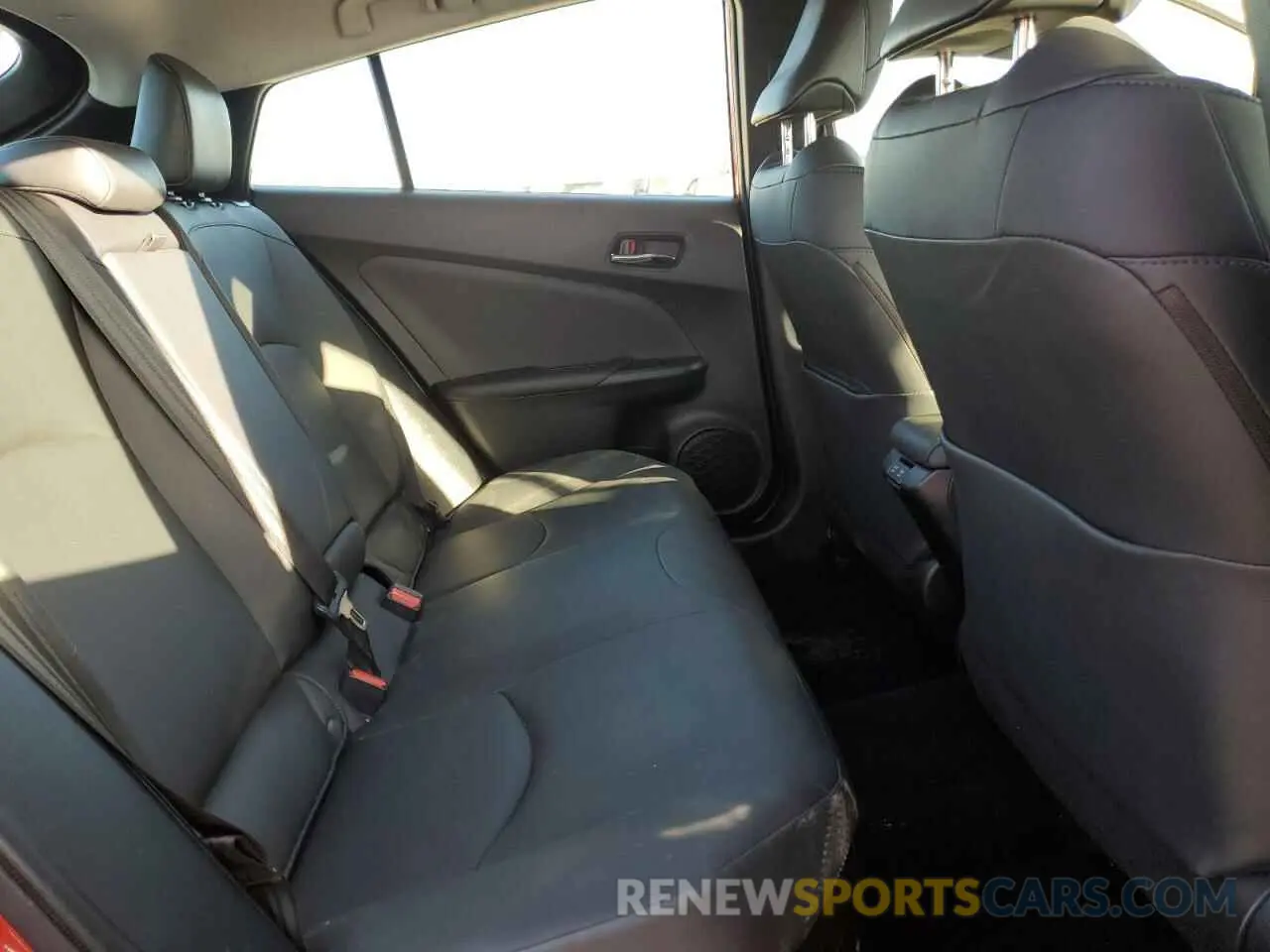 10 Photograph of a damaged car JTDL9MFU5M3029325 TOYOTA PRIUS 2021