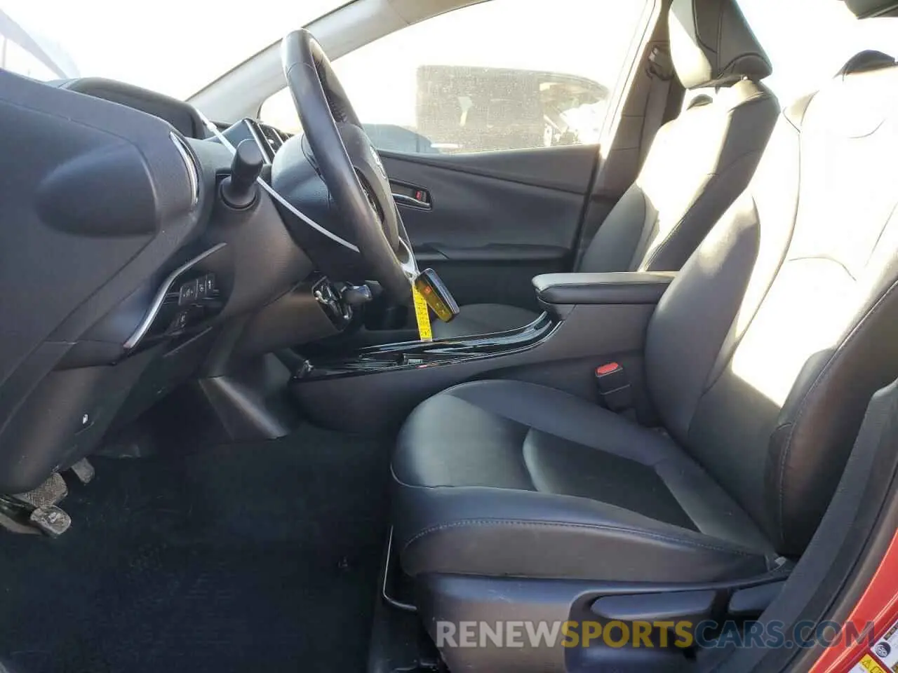 7 Photograph of a damaged car JTDL9MFU5M3029325 TOYOTA PRIUS 2021