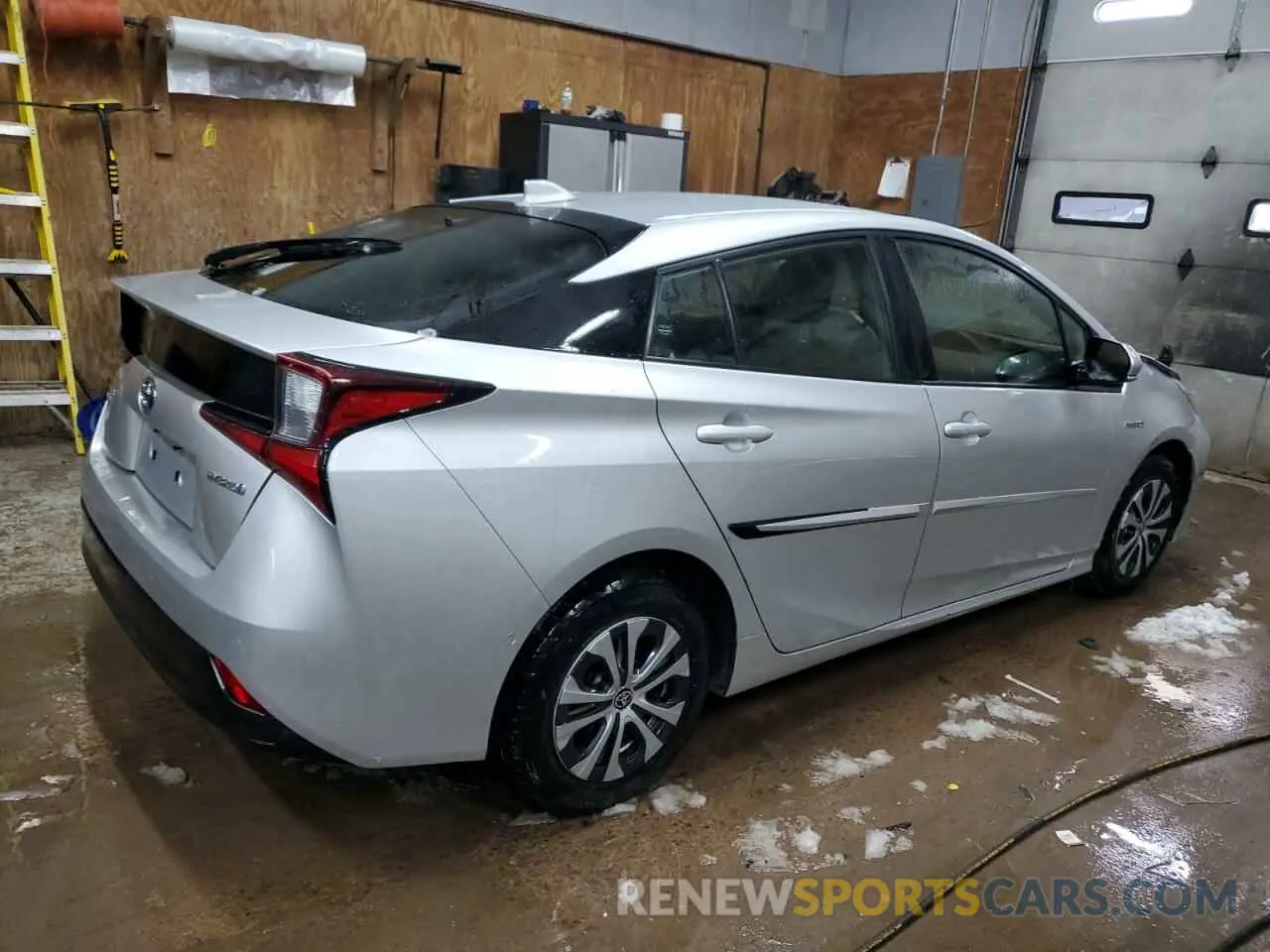 3 Photograph of a damaged car JTDL9MFU7M3030167 TOYOTA PRIUS 2021