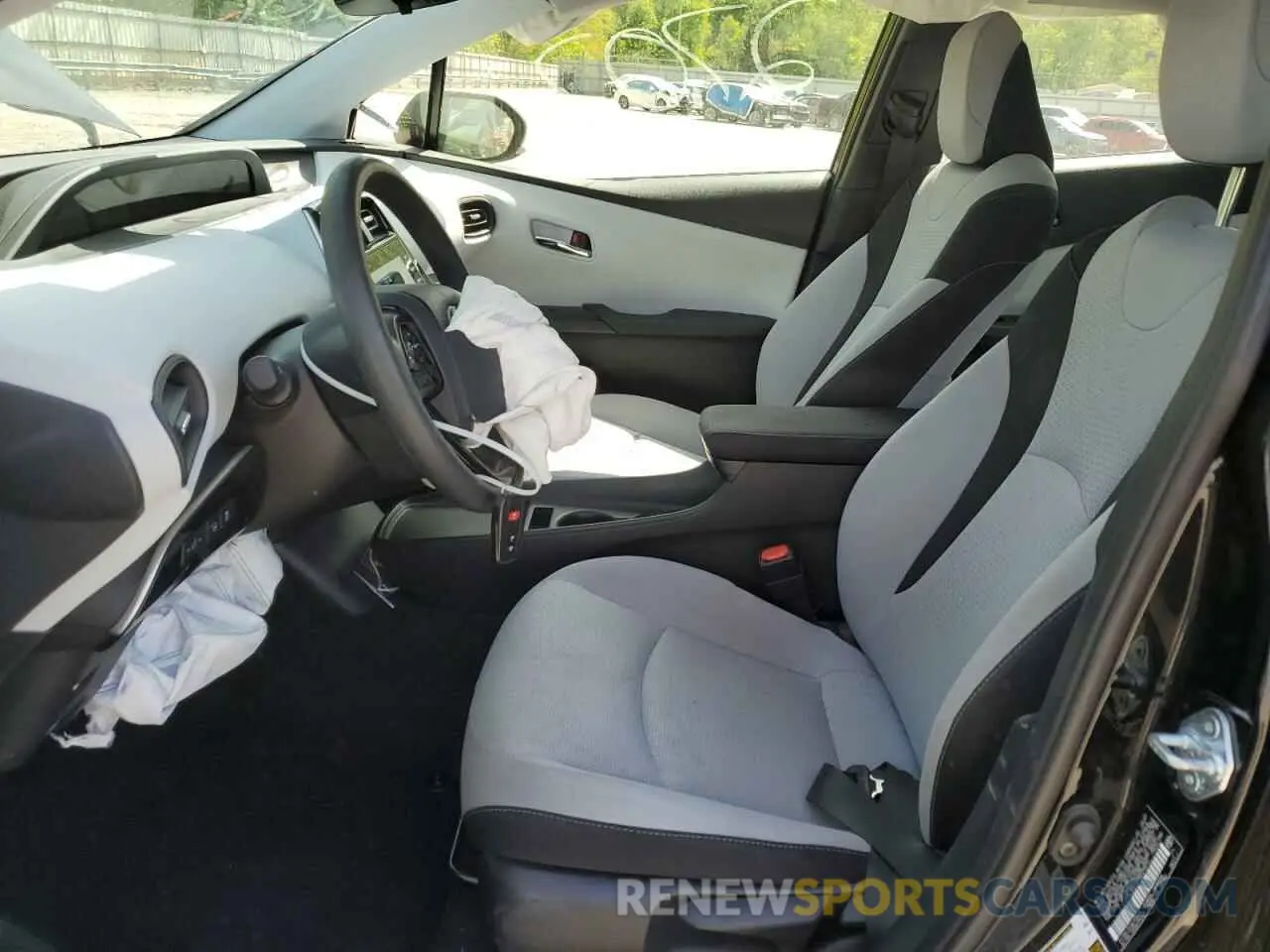7 Photograph of a damaged car JTDL9MFU8M3029870 TOYOTA PRIUS 2021