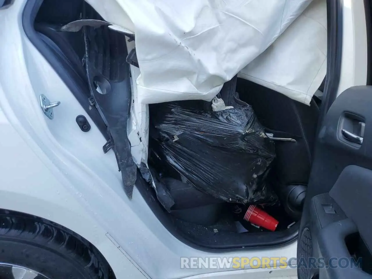 11 Photograph of a damaged car JTDL9MFU9M3022975 TOYOTA PRIUS 2021