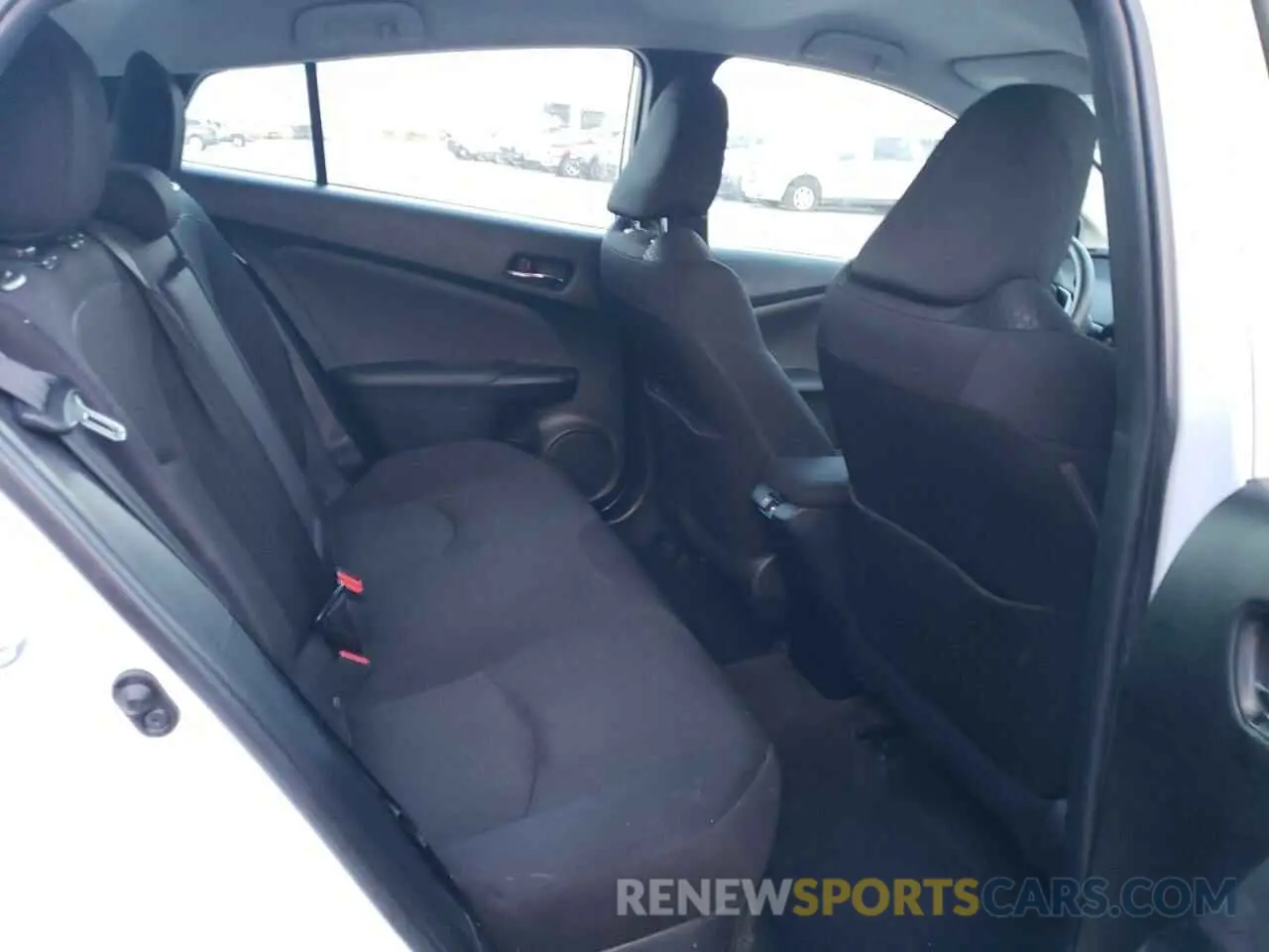 10 Photograph of a damaged car JTDL9MFU9M3030865 TOYOTA PRIUS 2021