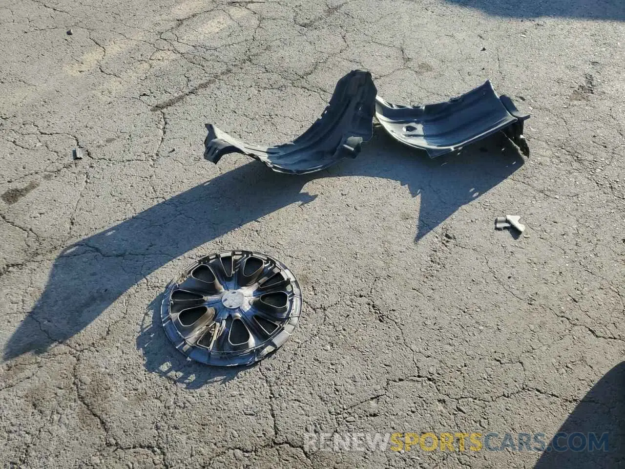 12 Photograph of a damaged car JTDL9MFUXM3024203 TOYOTA PRIUS 2021