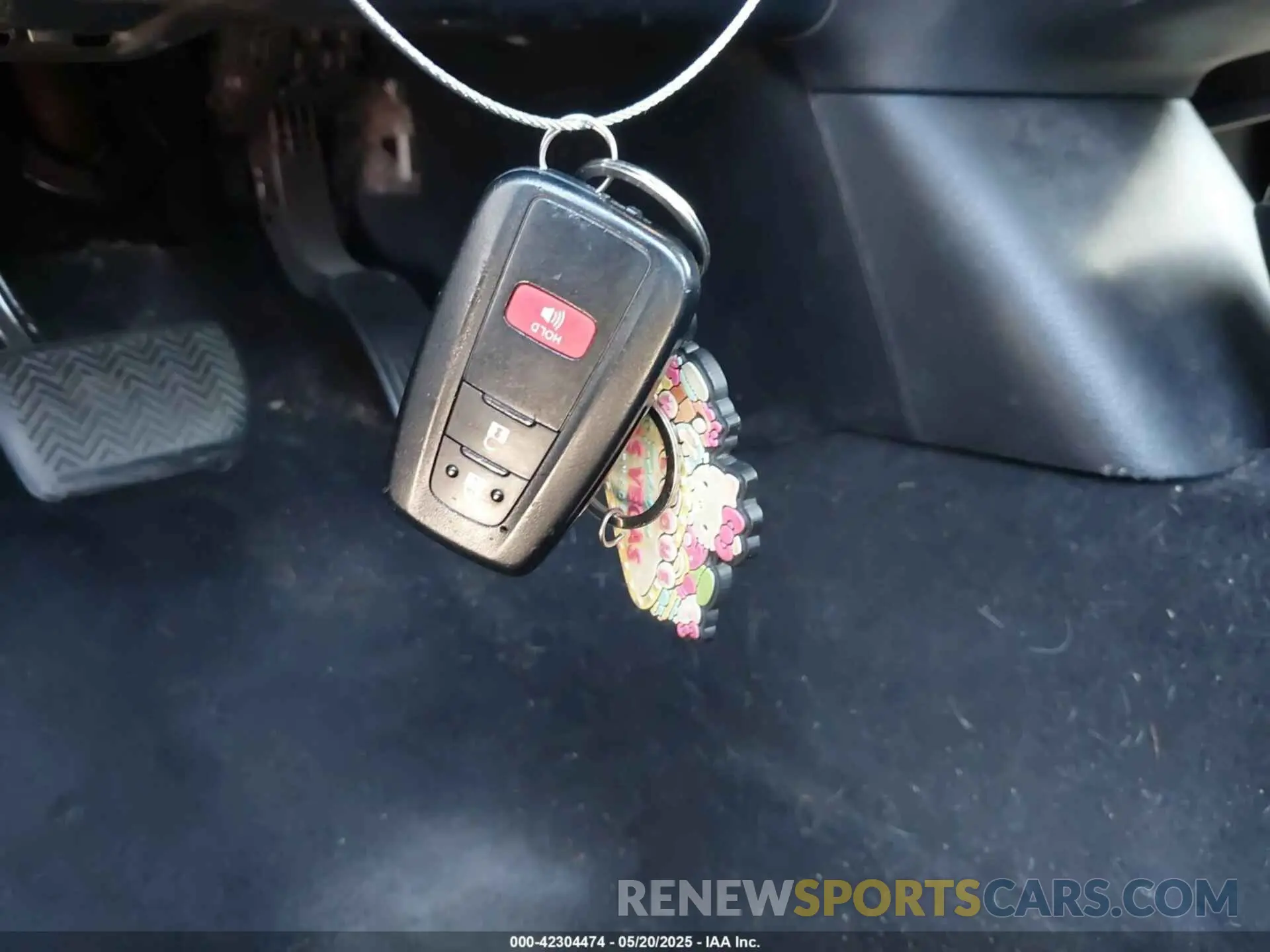 11 Photograph of a damaged car JTDL9MFUXM3024282 TOYOTA PRIUS 2021