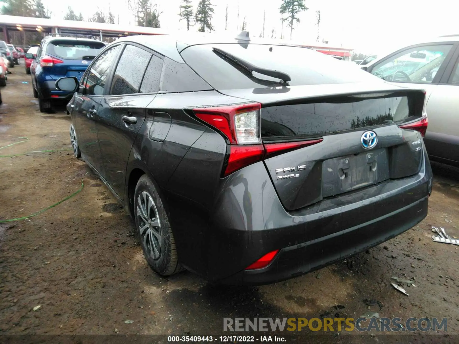 3 Photograph of a damaged car JTDL9MFUXM3024525 TOYOTA PRIUS 2021