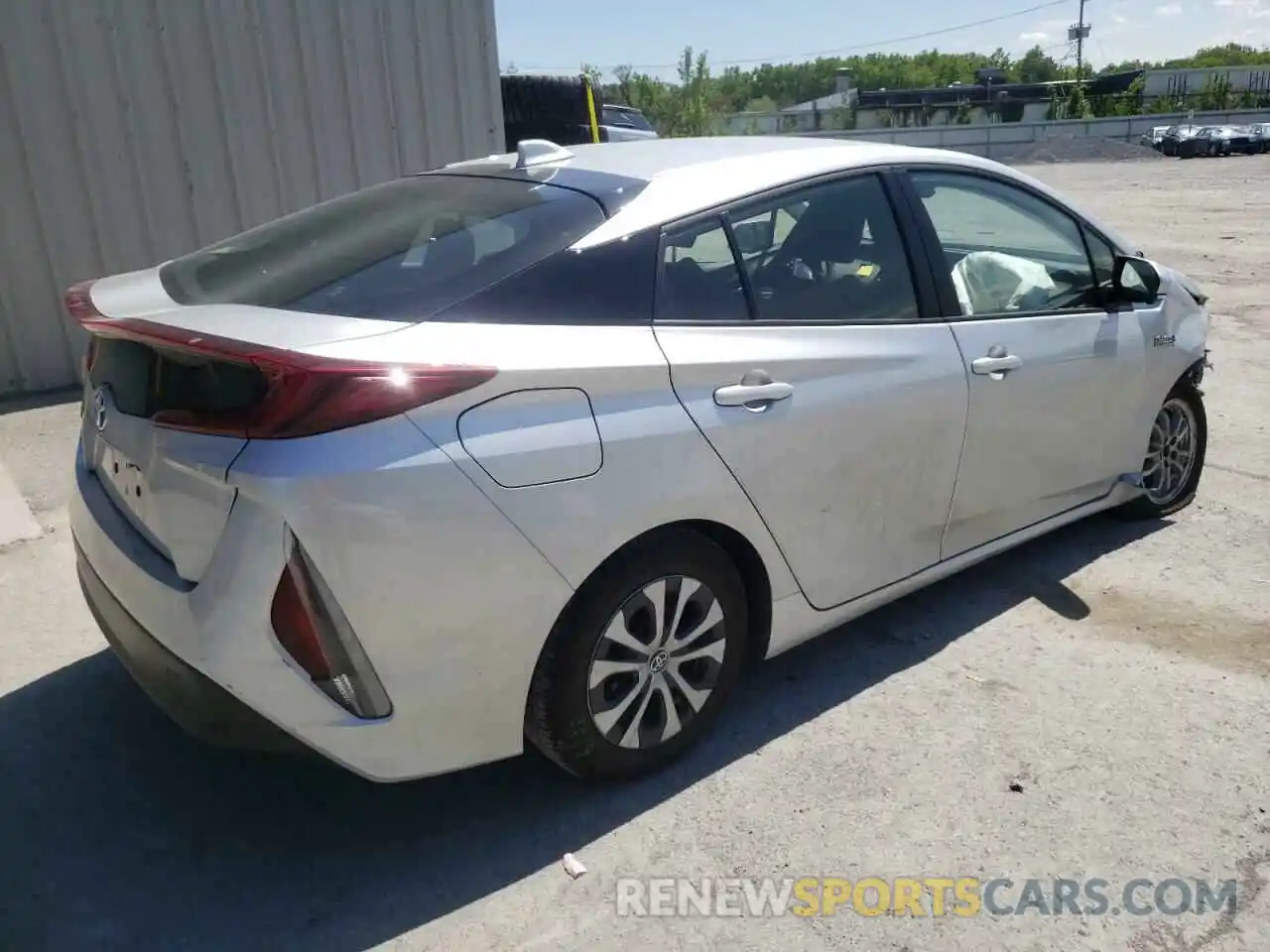 4 Photograph of a damaged car JTDKAMFP0N3204336 TOYOTA PRIUS 2022