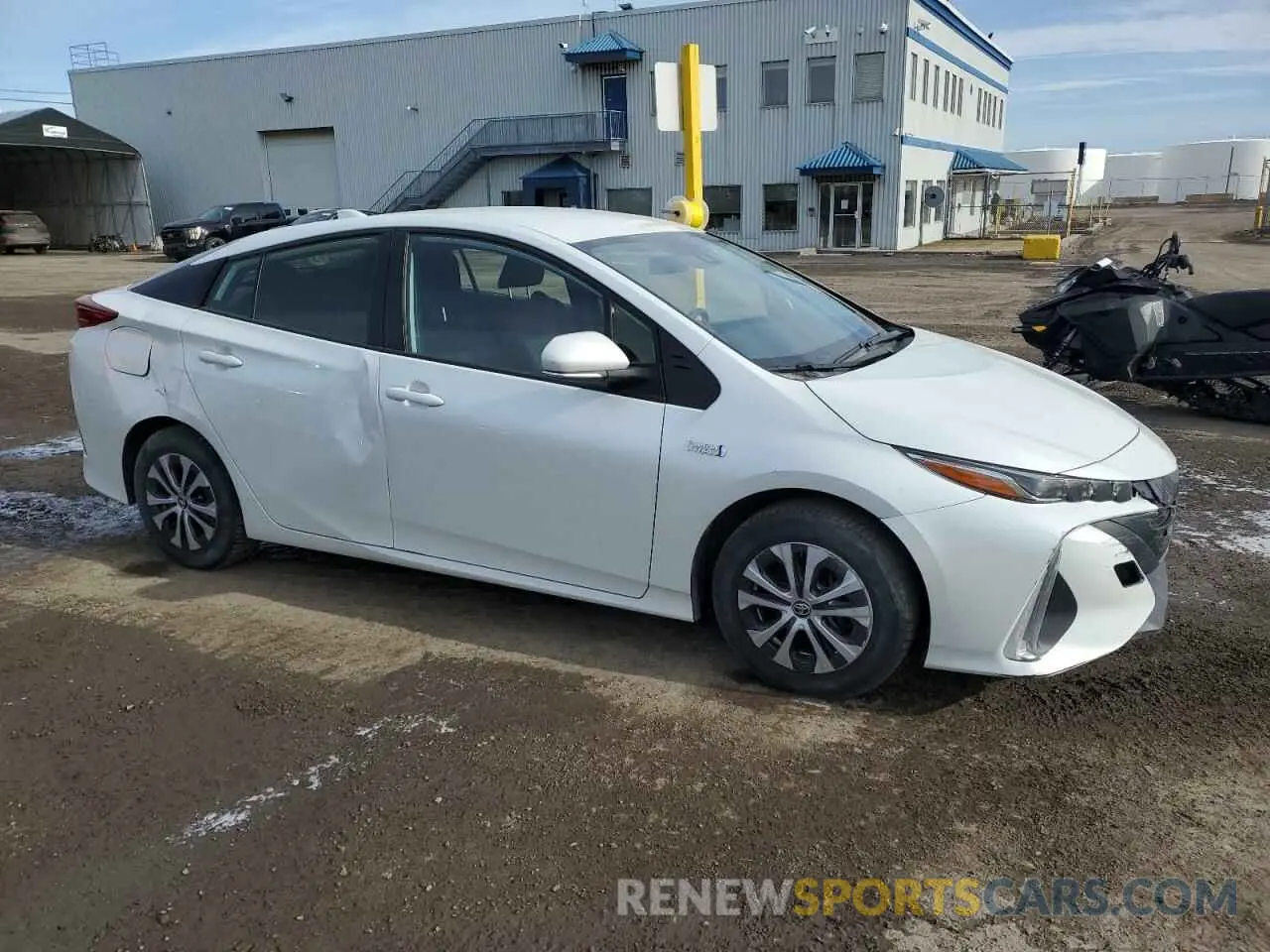 4 Photograph of a damaged car JTDKAMFP4N3203061 TOYOTA PRIUS 2022