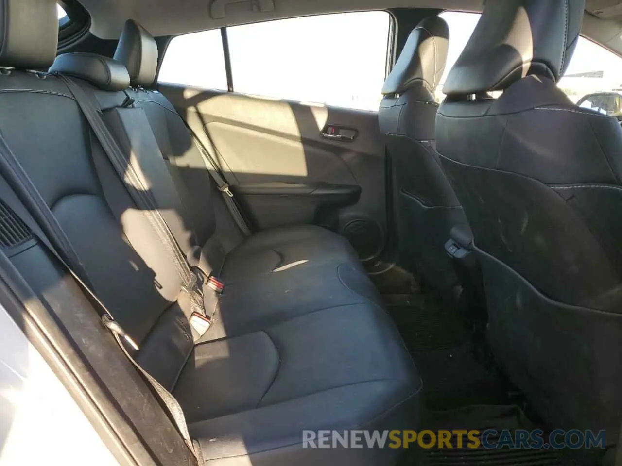 10 Photograph of a damaged car JTDKAMFP8N3228092 TOYOTA PRIUS 2022