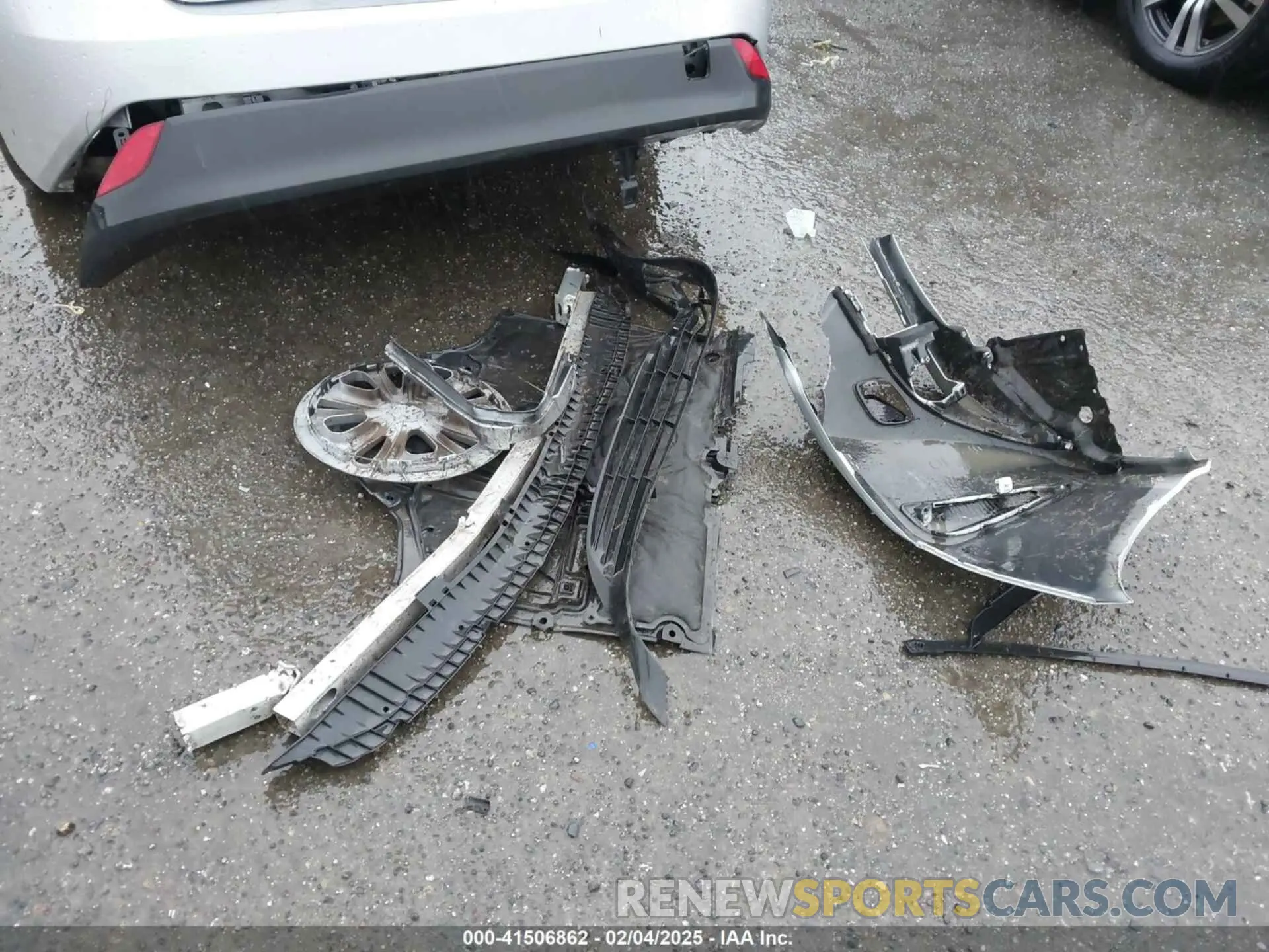12 Photograph of a damaged car JTDKAMFU1N3177055 TOYOTA PRIUS 2022