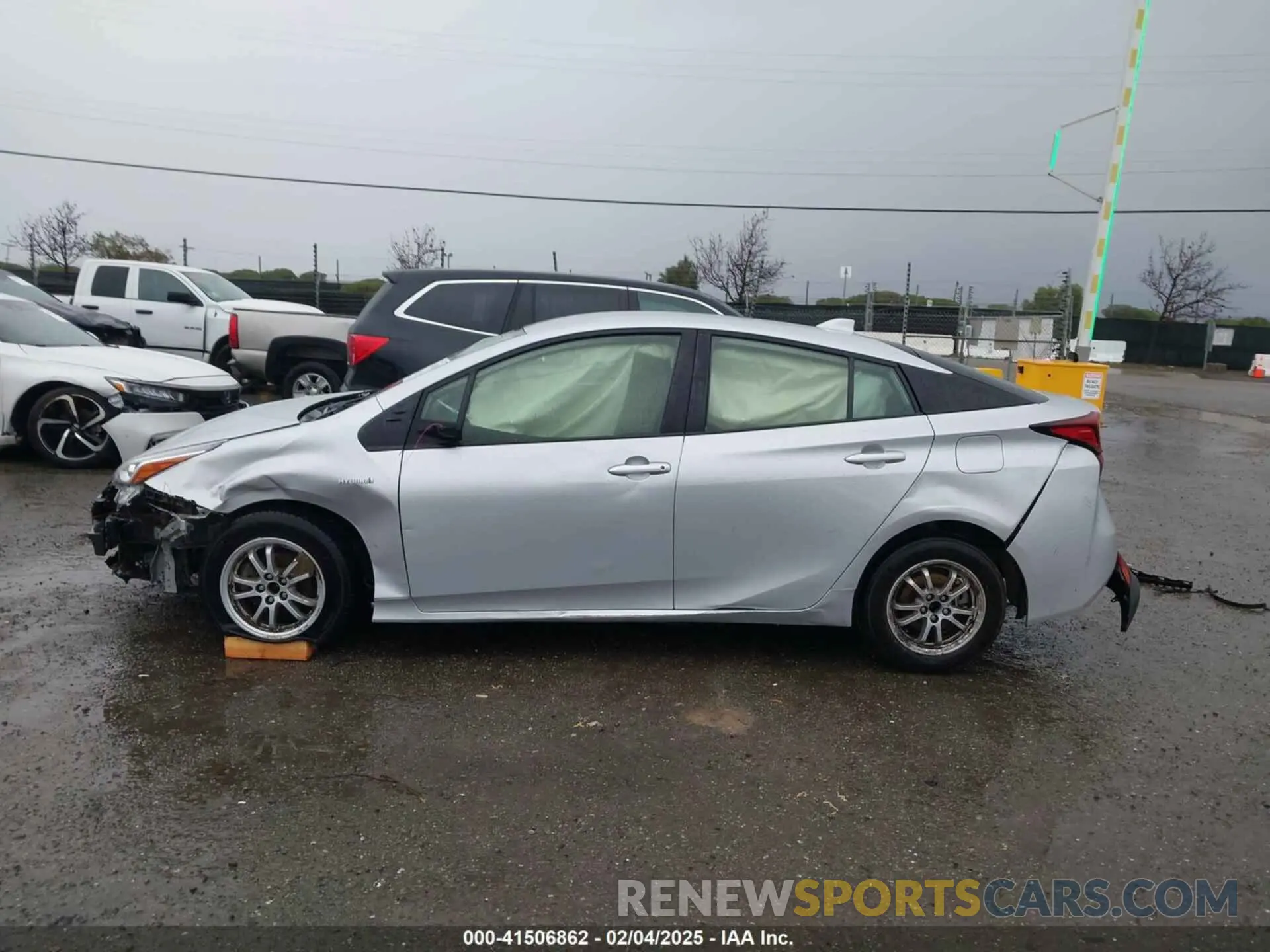 15 Photograph of a damaged car JTDKAMFU1N3177055 TOYOTA PRIUS 2022