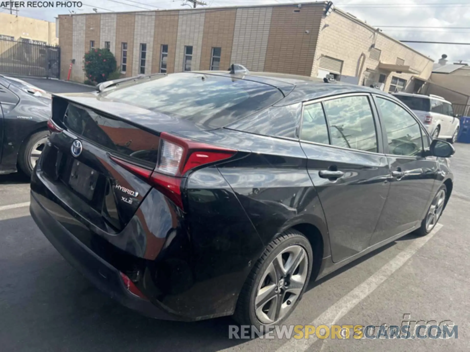 8 Photograph of a damaged car JTDKAMFU1N3178996 TOYOTA PRIUS 2022
