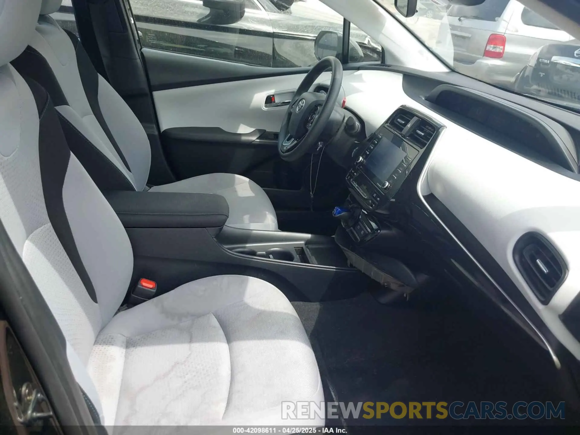 5 Photograph of a damaged car JTDKAMFU8N3181135 TOYOTA PRIUS 2022