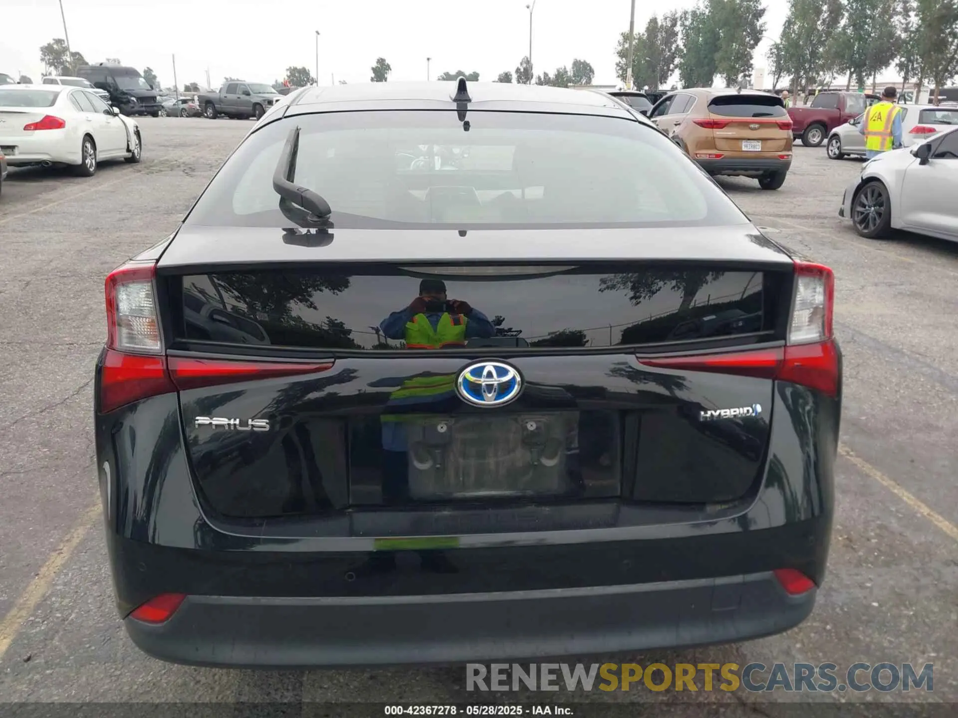 16 Photograph of a damaged car JTDKAMFU9N3155157 TOYOTA PRIUS 2022
