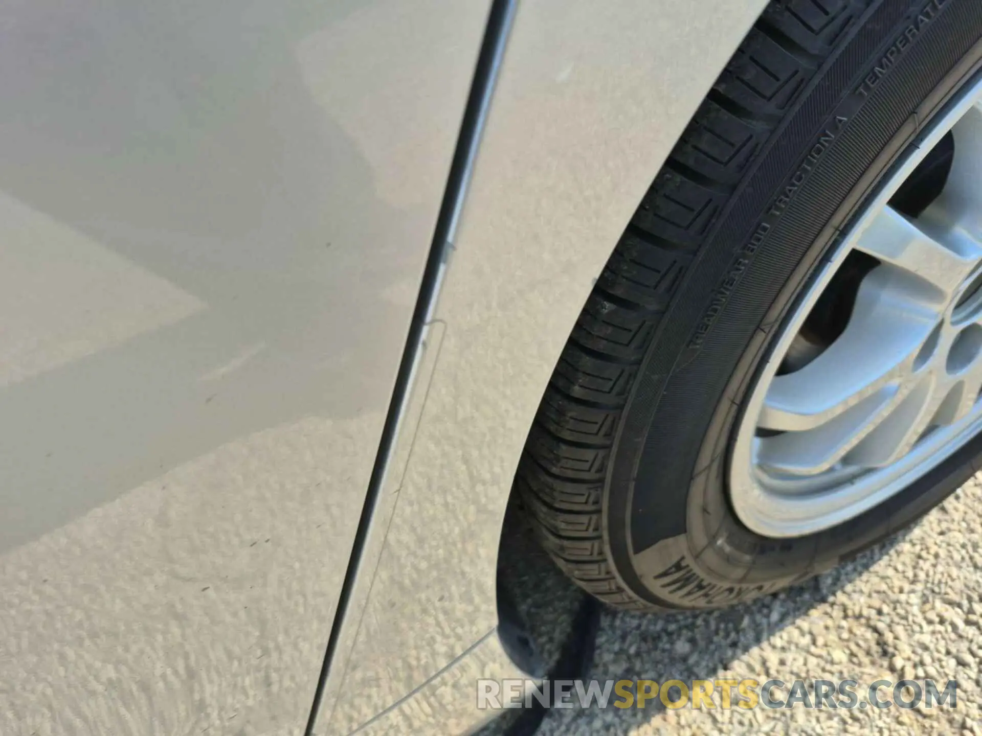 4 Photograph of a damaged car JTDL9MFU2N3033303 TOYOTA PRIUS 2022