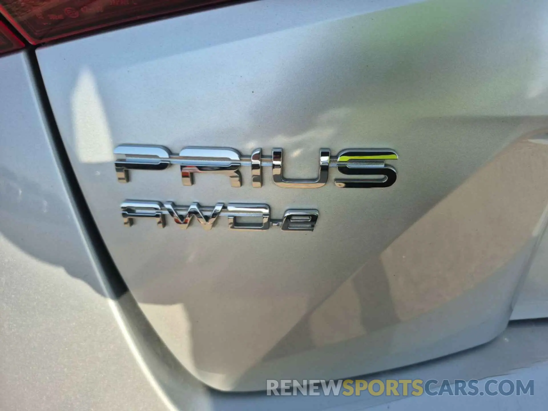 8 Photograph of a damaged car JTDL9MFU2N3033303 TOYOTA PRIUS 2022