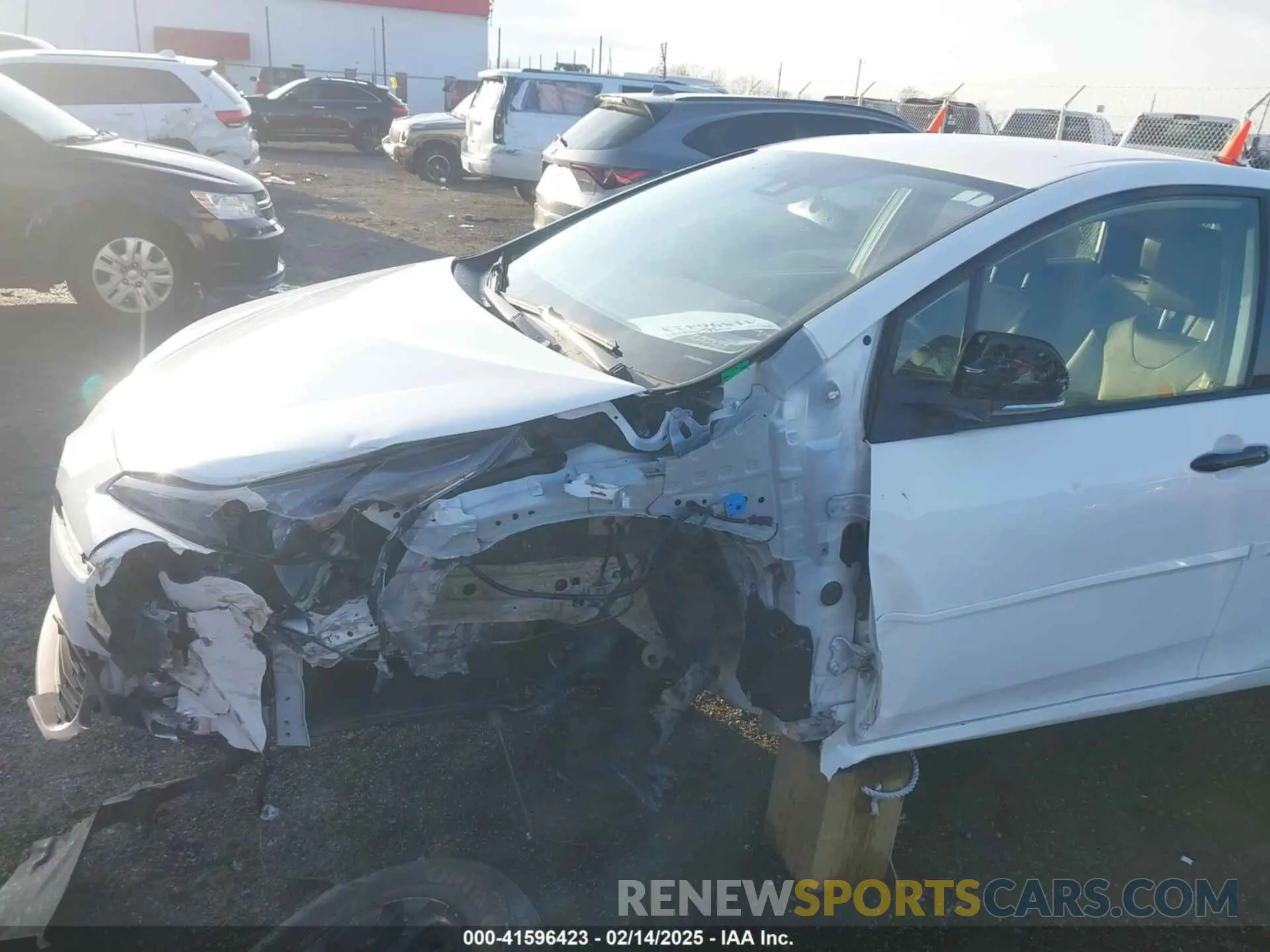 17 Photograph of a damaged car JTDL9MFU4N3037305 TOYOTA PRIUS 2022