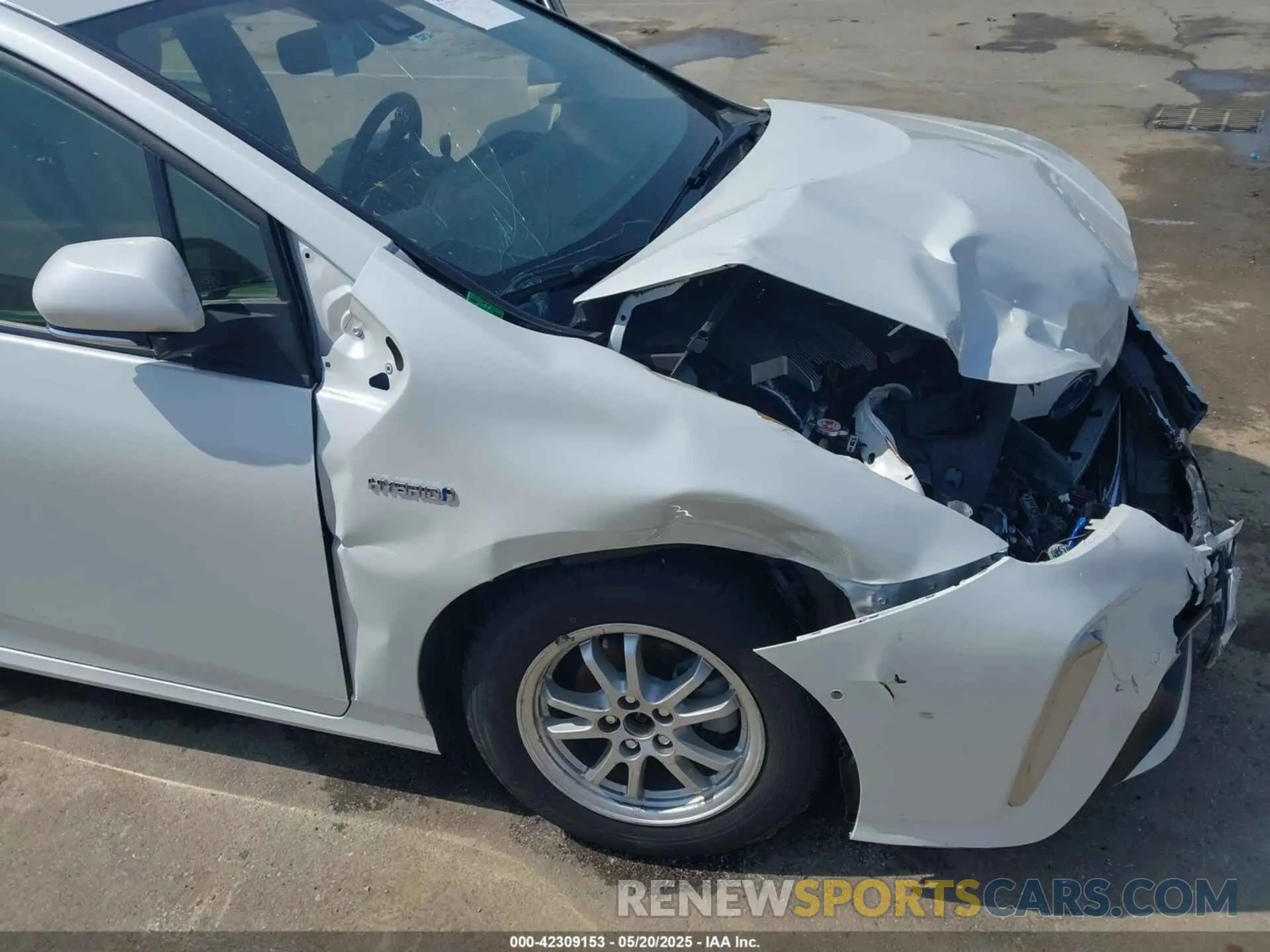 18 Photograph of a damaged car JTDL9MFU6N3037807 TOYOTA PRIUS 2022