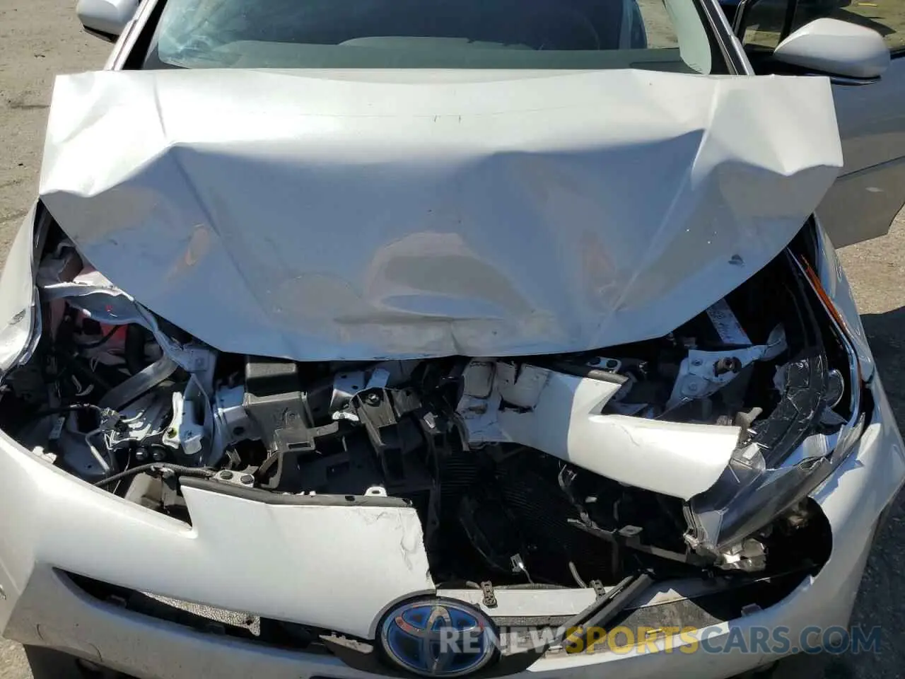 12 Photograph of a damaged car JTDL9MFU6N3039296 TOYOTA PRIUS 2022