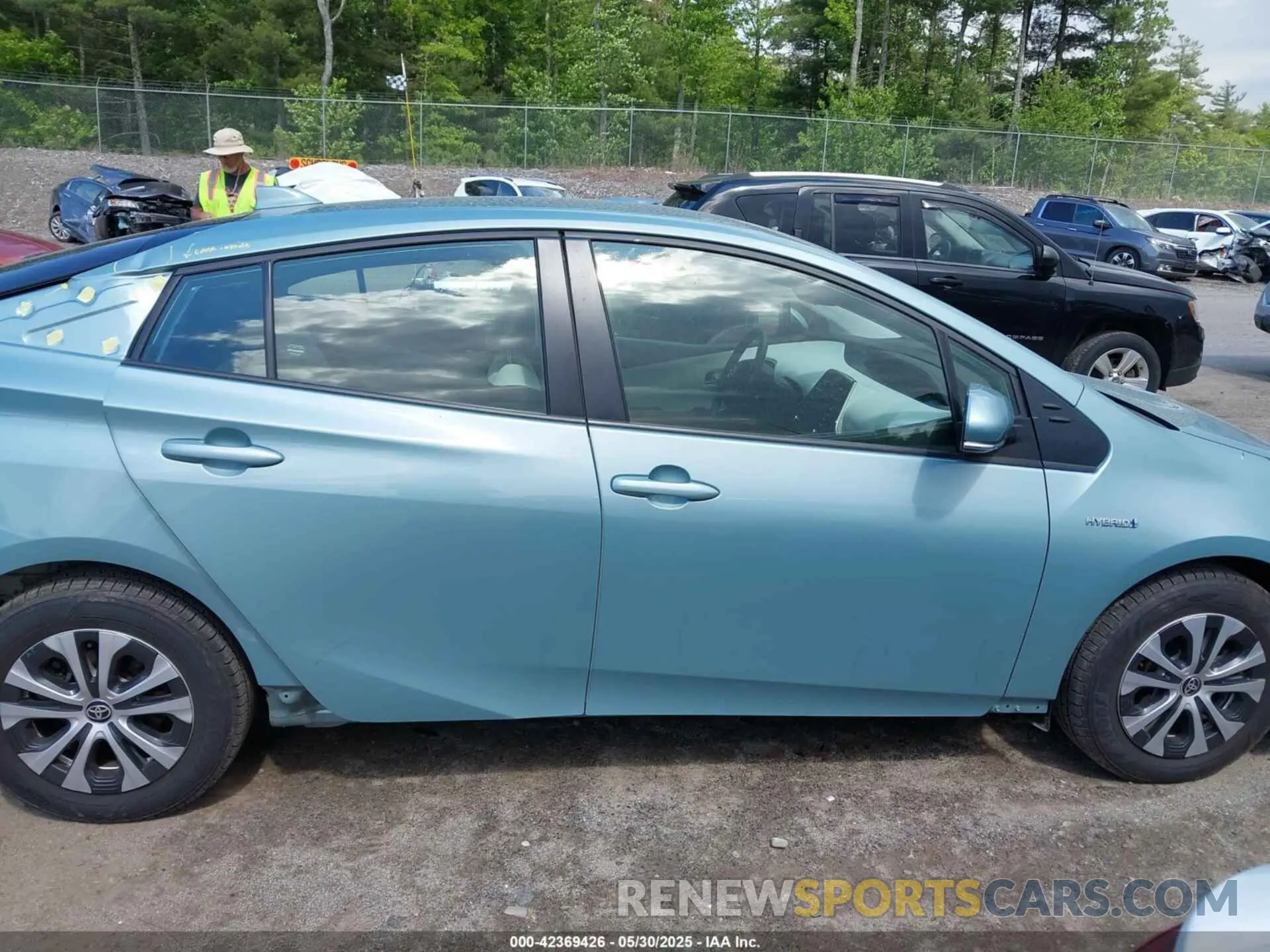 13 Photograph of a damaged car JTDL9MFU7N3032521 TOYOTA PRIUS 2022