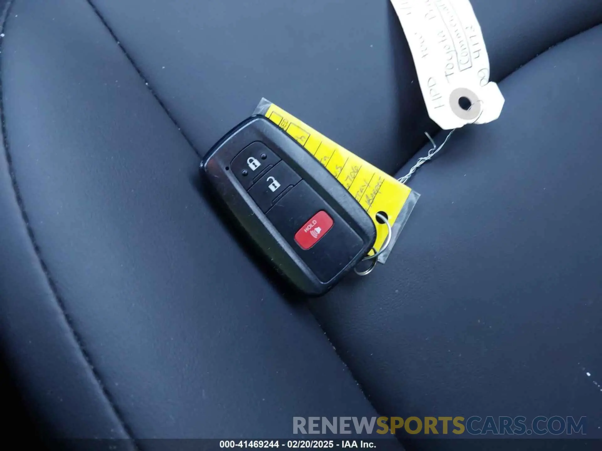 11 Photograph of a damaged car JTDL9MFU7N3040392 TOYOTA PRIUS 2022