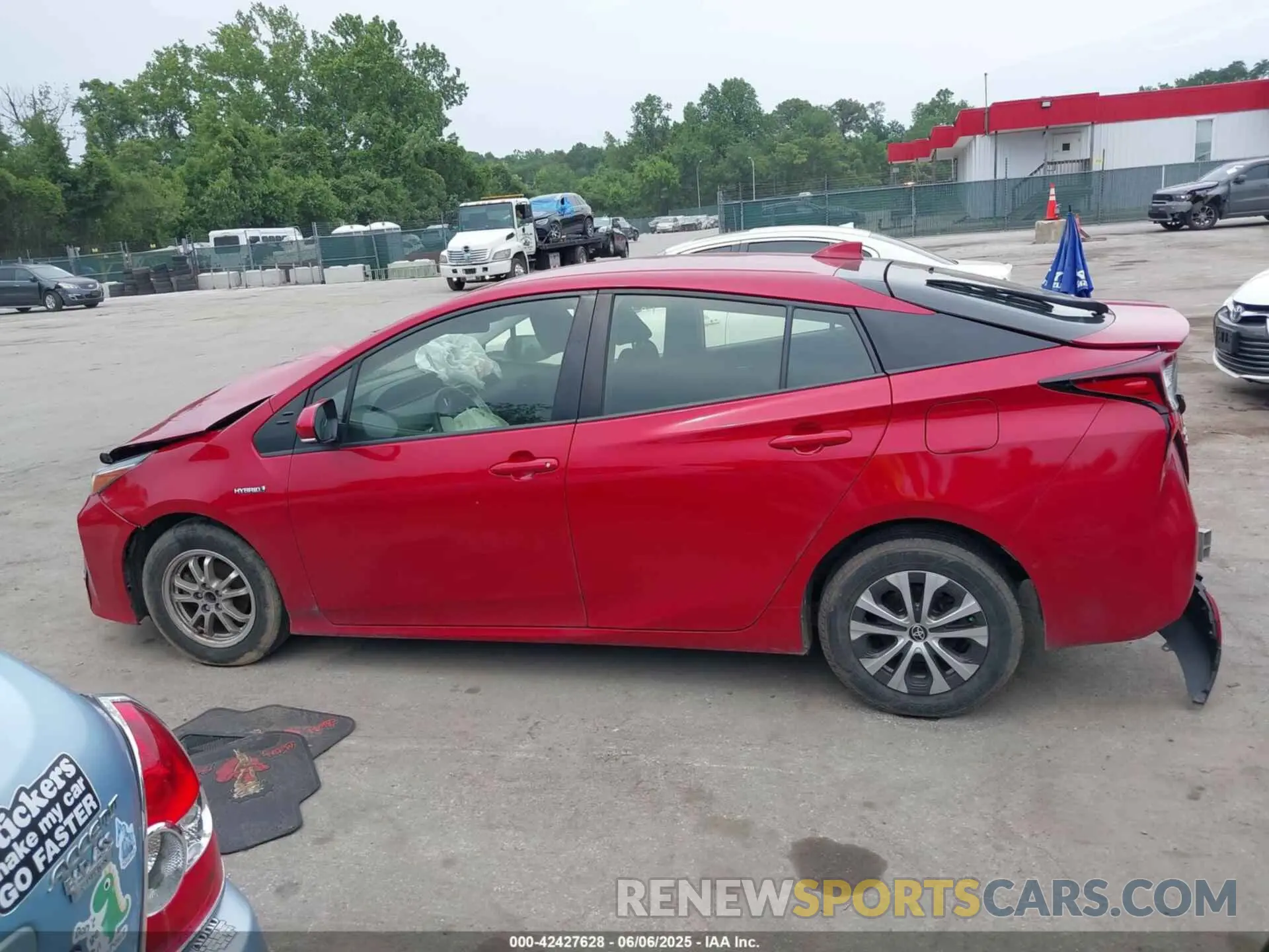 14 Photograph of a damaged car JTDL9MFU9N3034304 TOYOTA PRIUS 2022