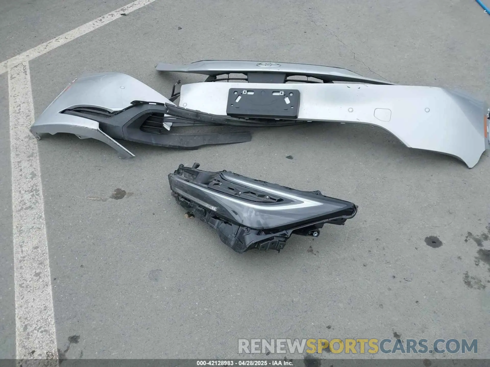 12 Photograph of a damaged car JTDACAAU2R3019020 TOYOTA PRIUS 2024