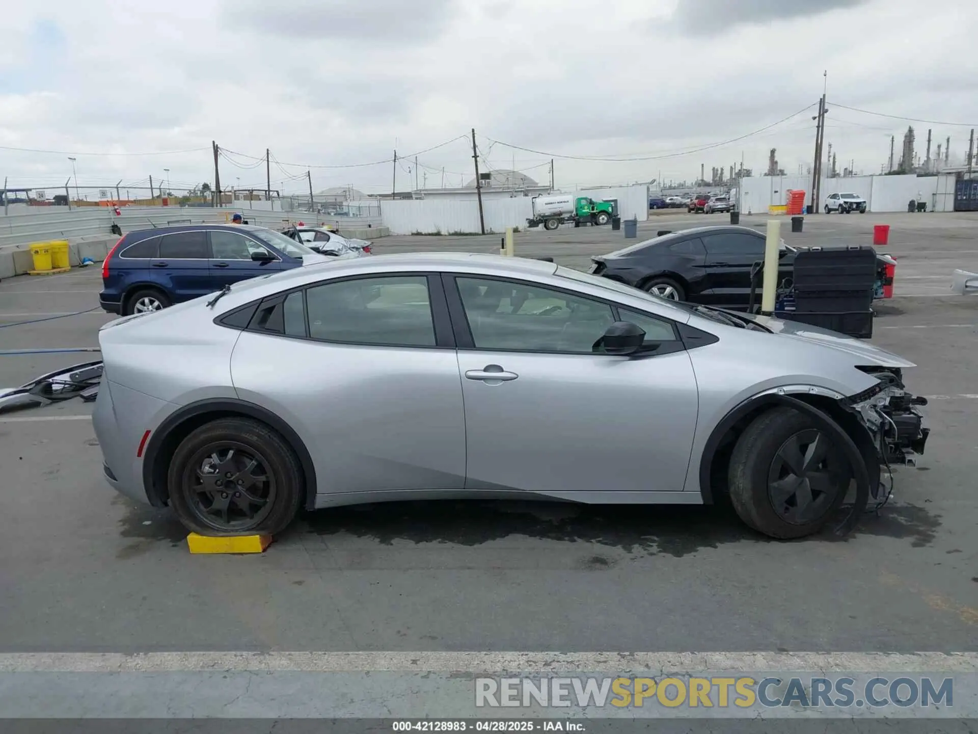 14 Photograph of a damaged car JTDACAAU2R3019020 TOYOTA PRIUS 2024