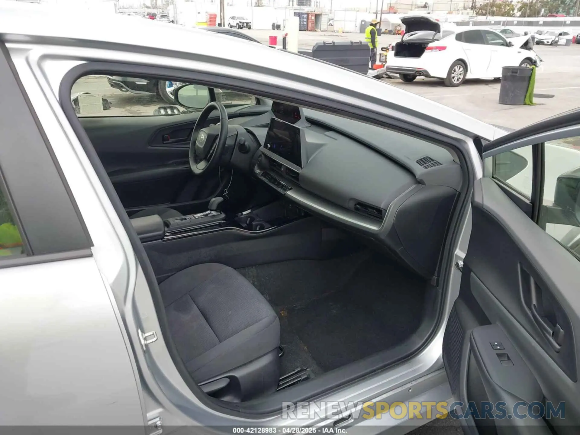 5 Photograph of a damaged car JTDACAAU2R3019020 TOYOTA PRIUS 2024