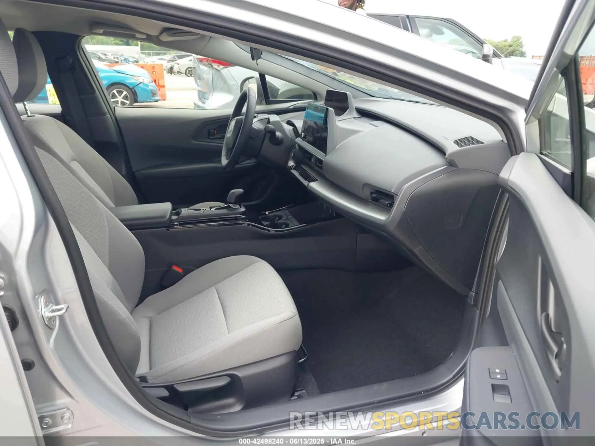 5 Photograph of a damaged car JTDACAAU2R3035699 TOYOTA PRIUS 2024