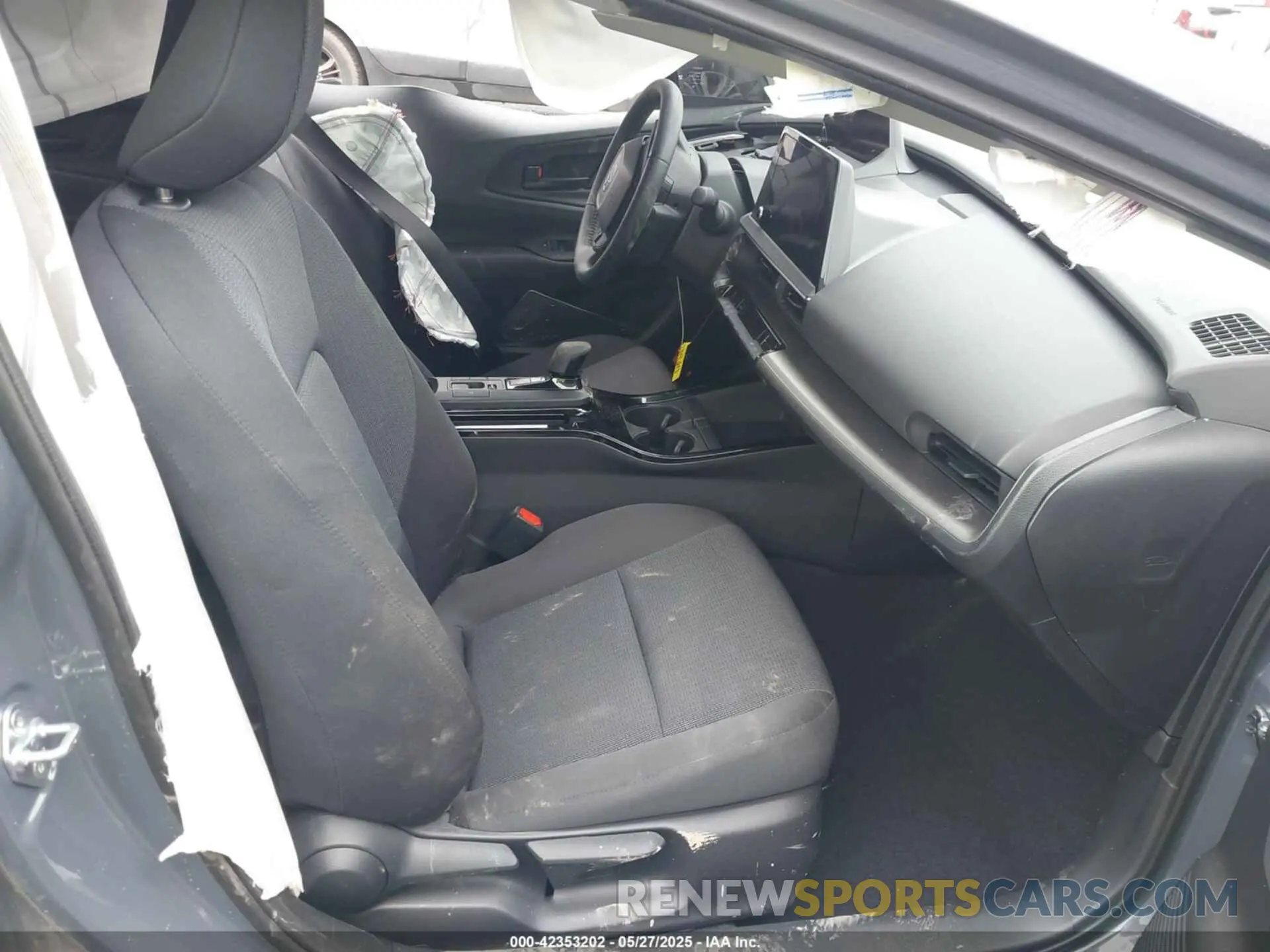 5 Photograph of a damaged car JTDACAAU2R3048503 TOYOTA PRIUS 2024