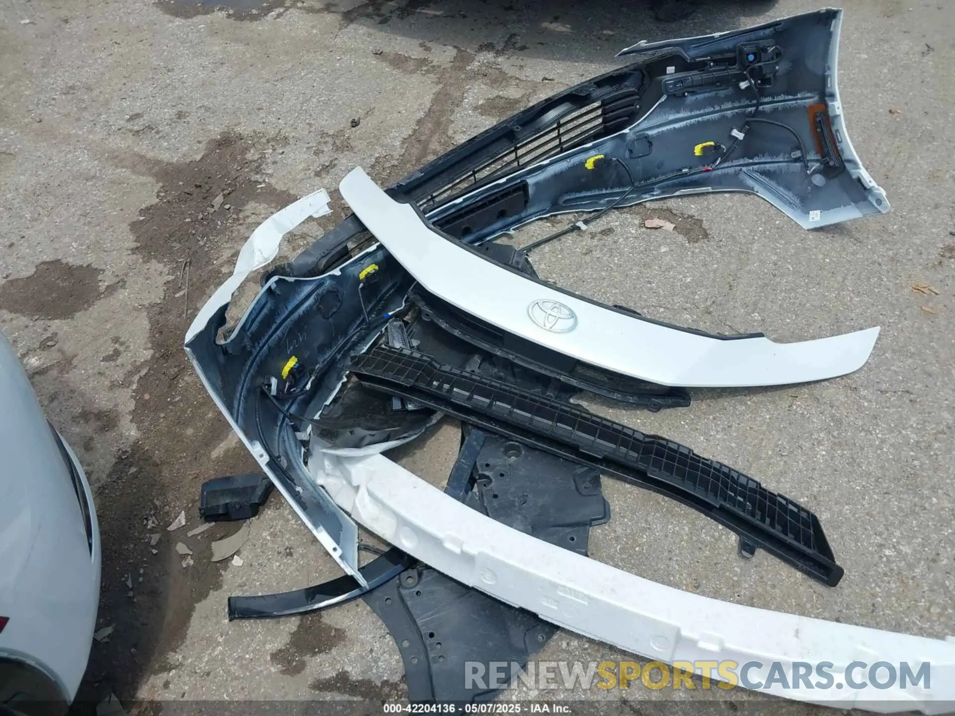 12 Photograph of a damaged car JTDACAAU6R3042736 TOYOTA PRIUS 2024