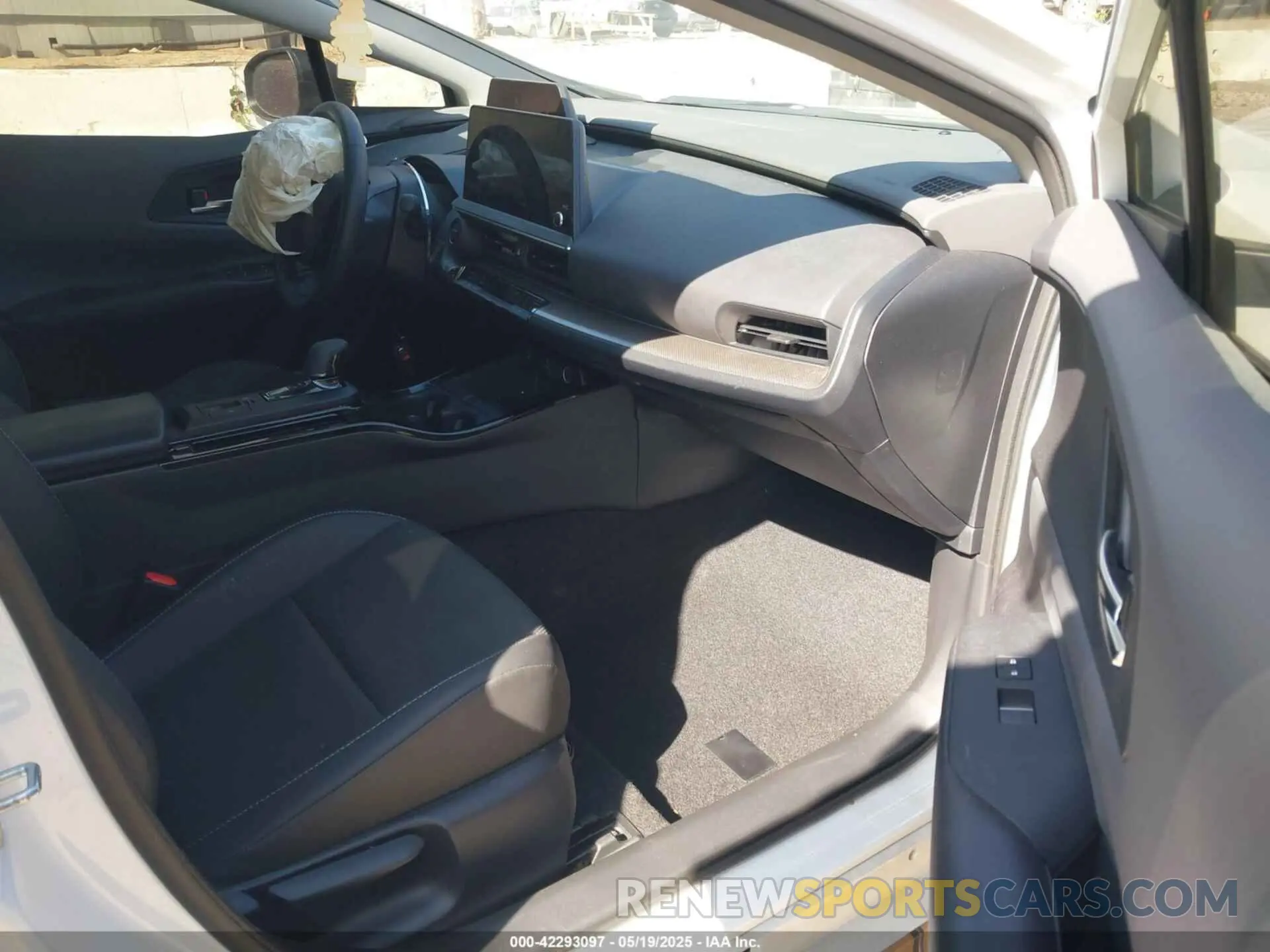 5 Photograph of a damaged car JTDACAAU8R3038915 TOYOTA PRIUS 2024