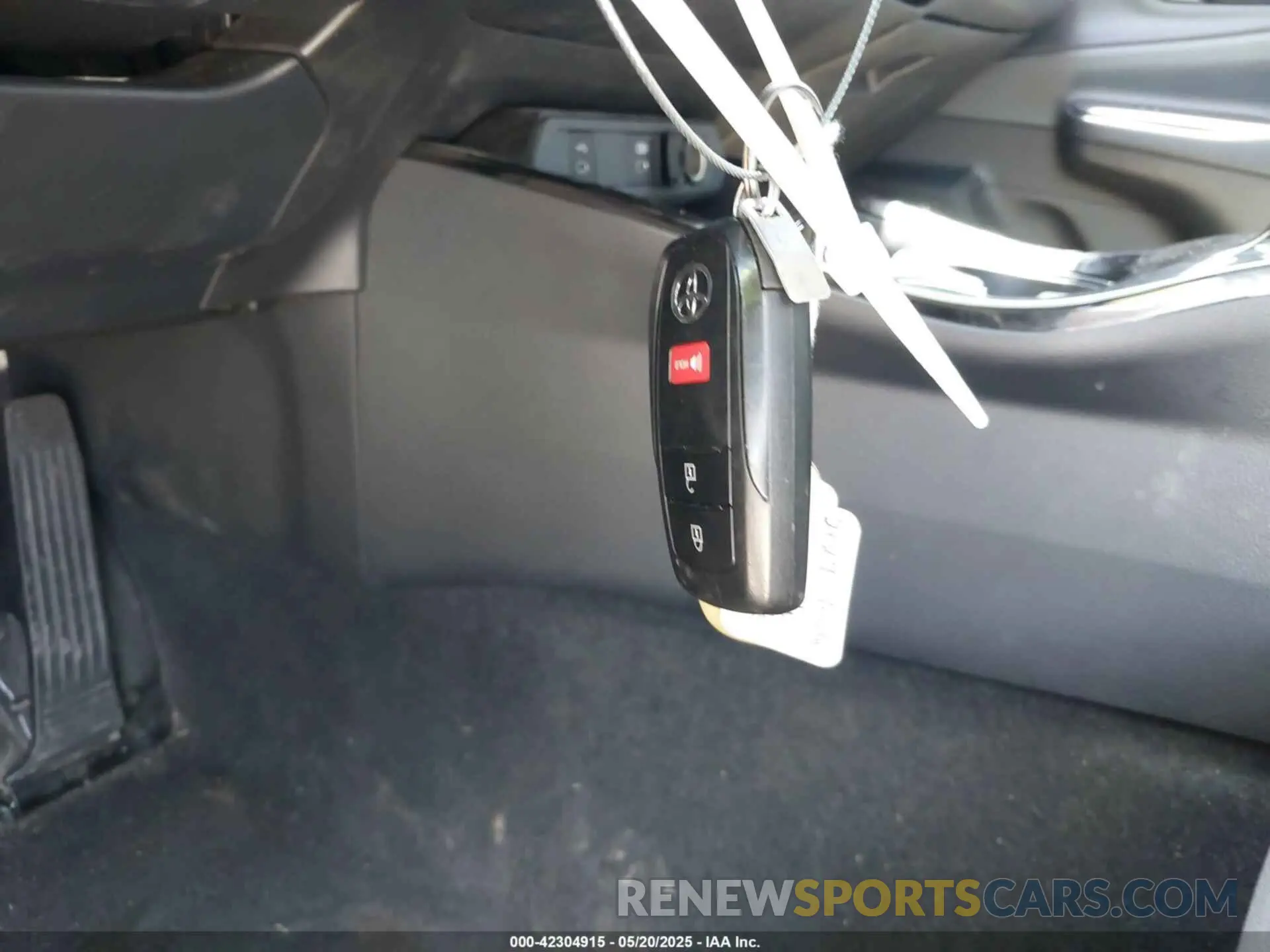 11 Photograph of a damaged car JTDACAAU8R3046531 TOYOTA PRIUS 2024