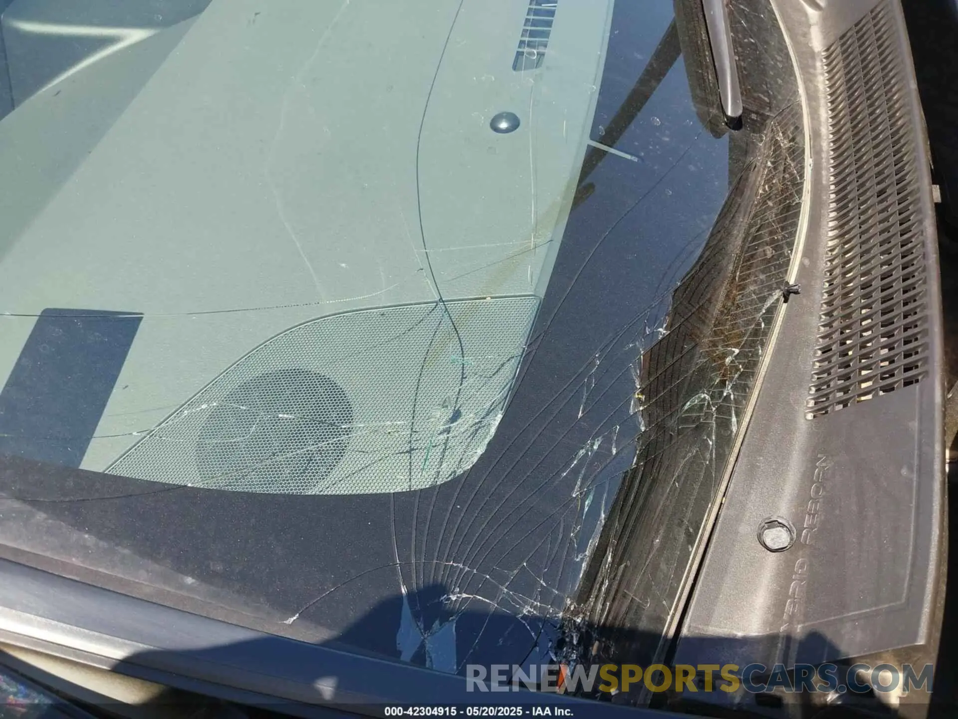 19 Photograph of a damaged car JTDACAAU8R3046531 TOYOTA PRIUS 2024
