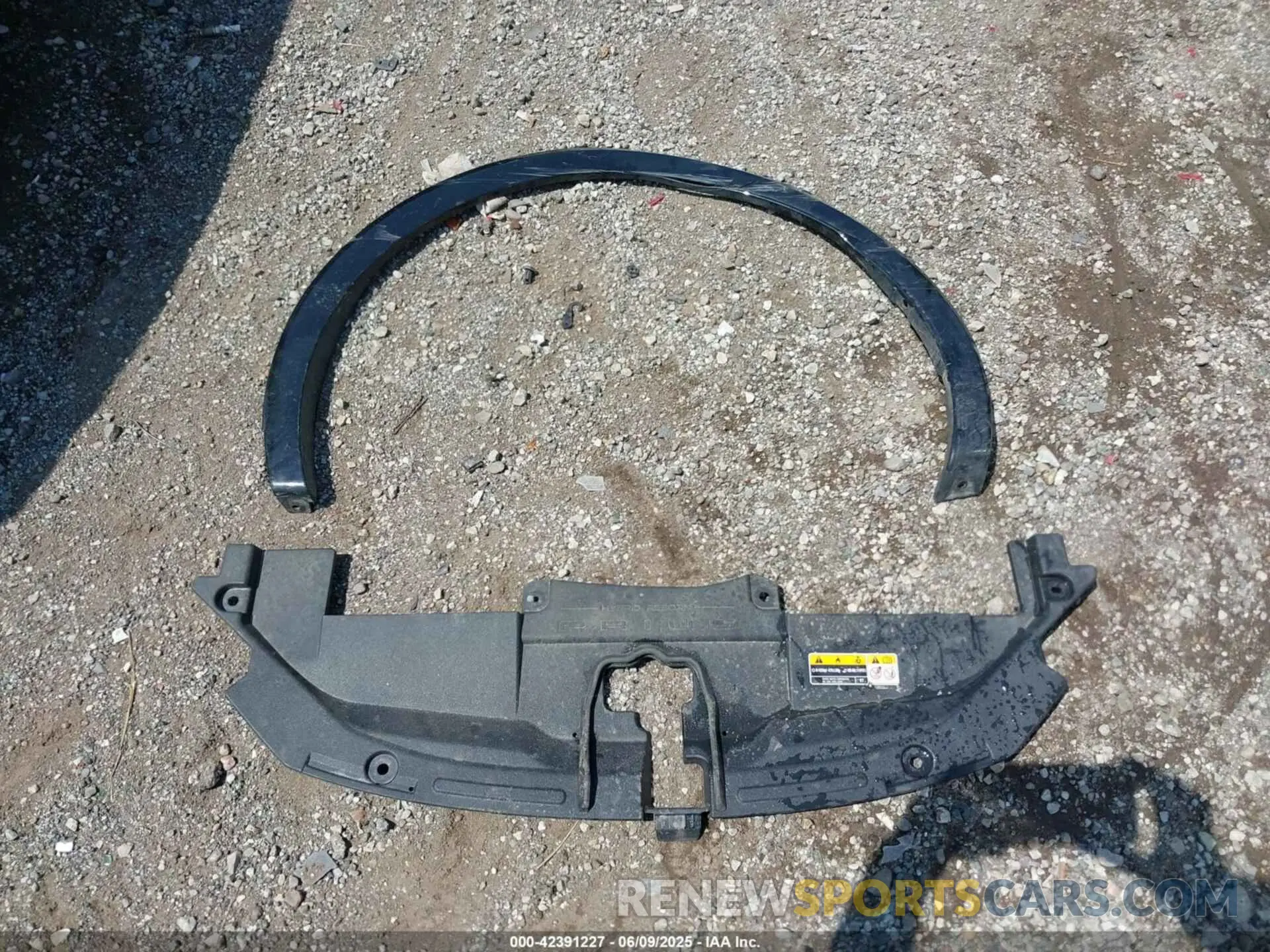 18 Photograph of a damaged car JTDADABU5R3018584 TOYOTA PRIUS 2024