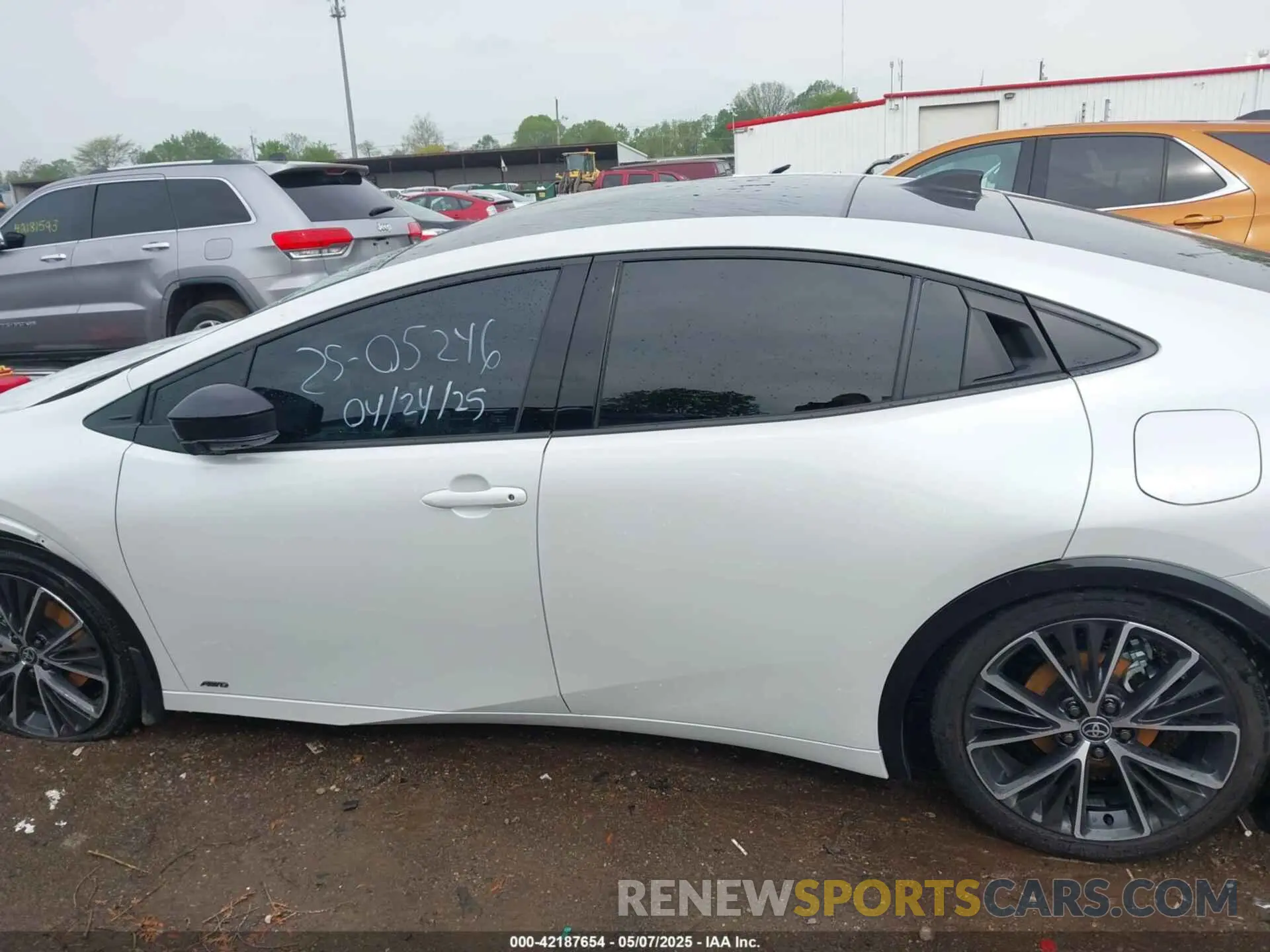 14 Photograph of a damaged car JTDADABU5R3023087 TOYOTA PRIUS 2024
