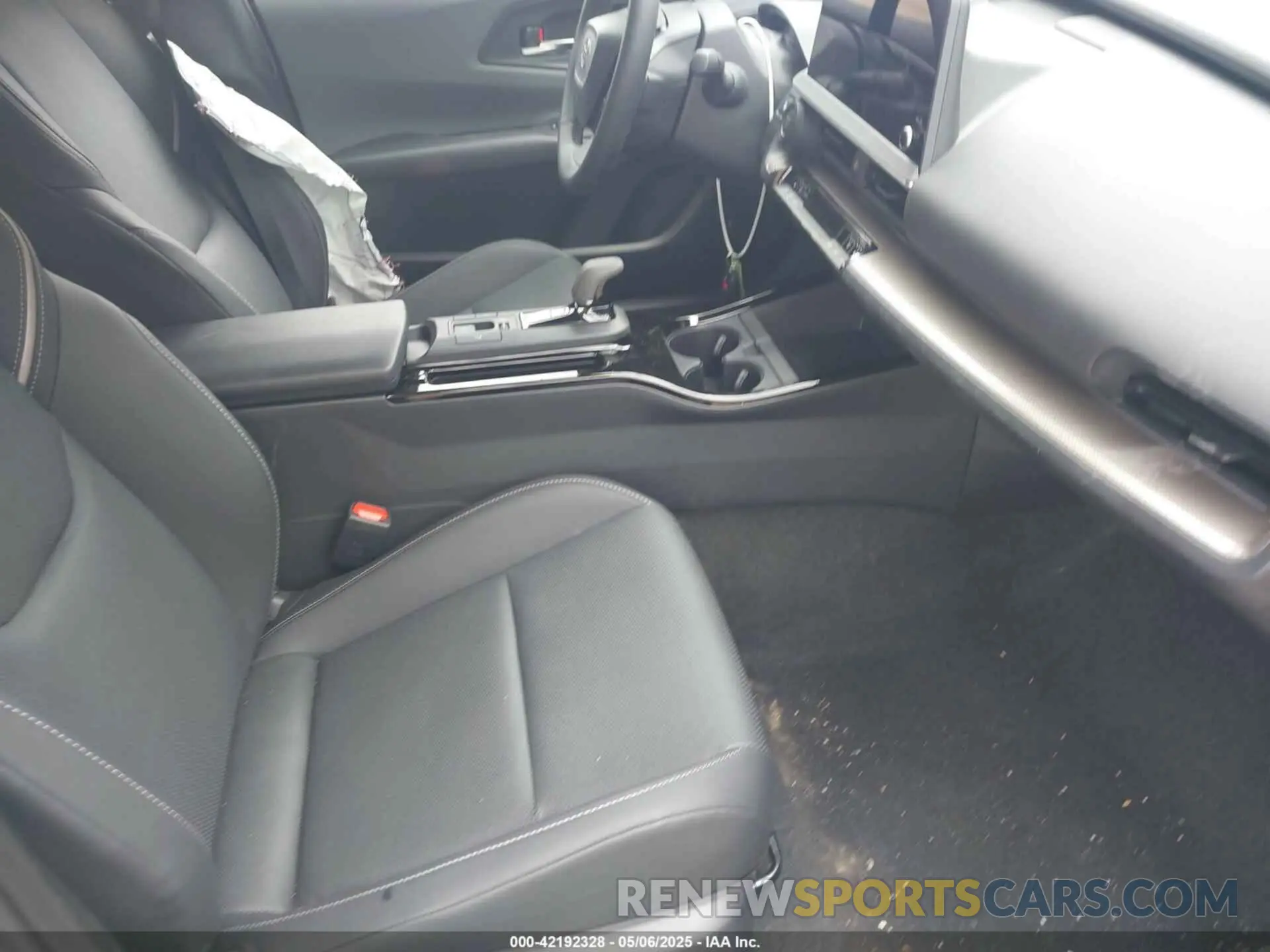 5 Photograph of a damaged car JTDADABU8R3020362 TOYOTA PRIUS 2024